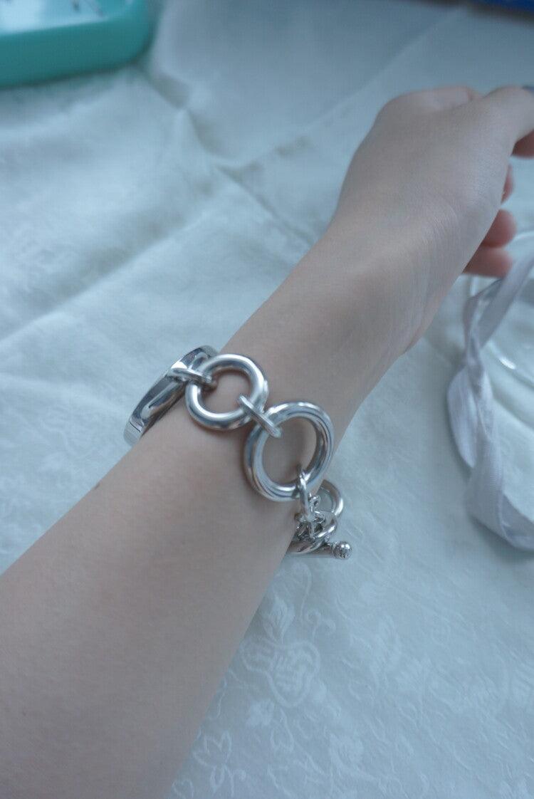 chain-linked watch