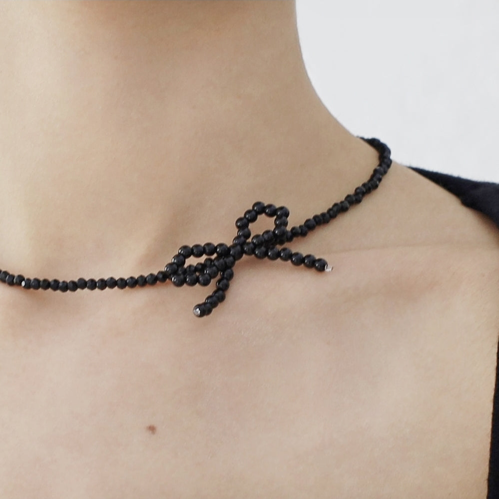 Henia ribbon black necklace