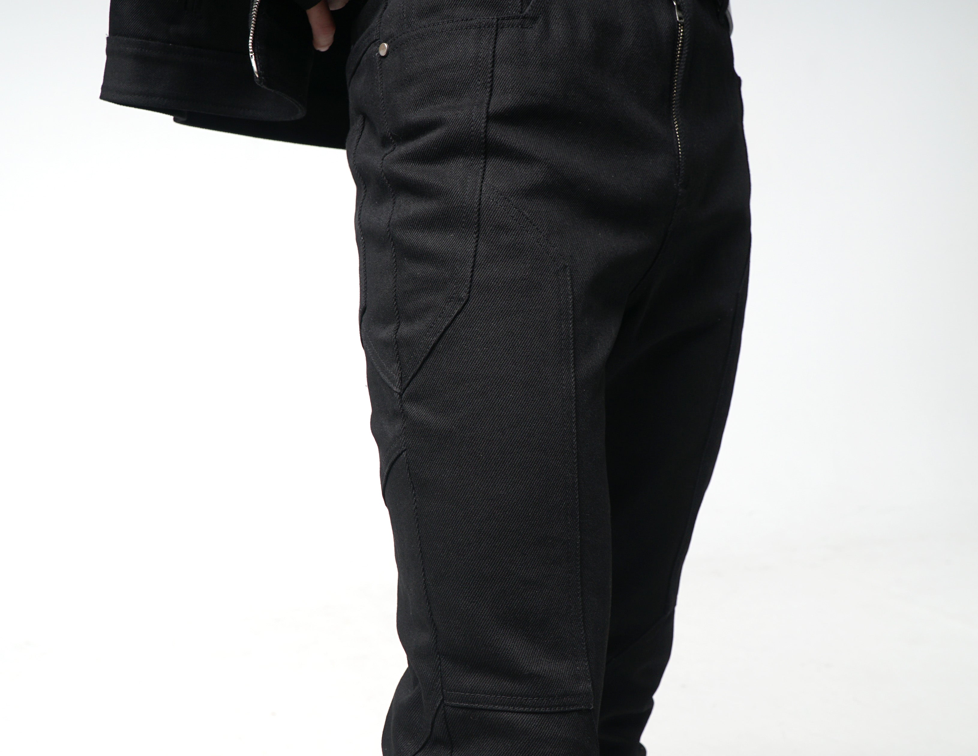 DARK KNIGHT SEMI SLIM JEANS IN BLACK DENIM (TURKIYE FABRIC)