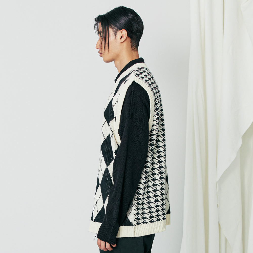 ARGYLE & HOUND CHECK KNIT VEST BLACK