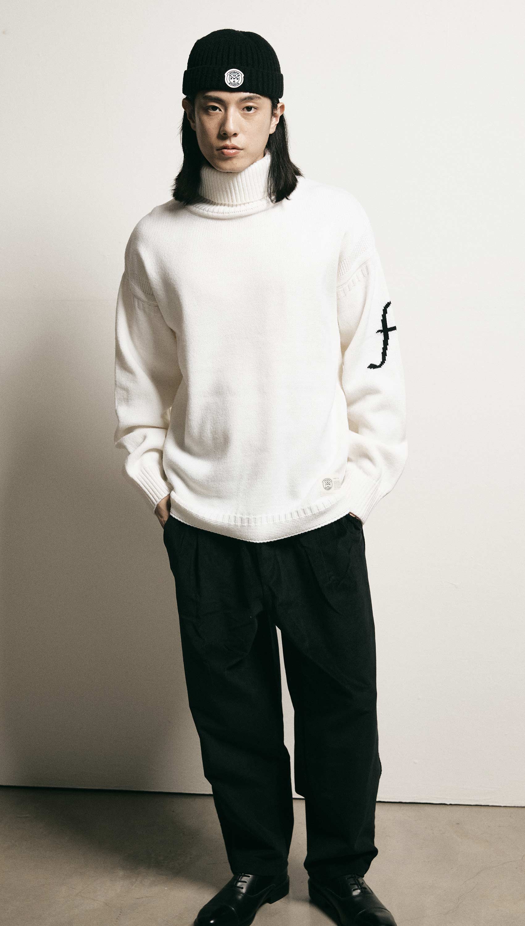 F logo wool turtleneck (Ivory)