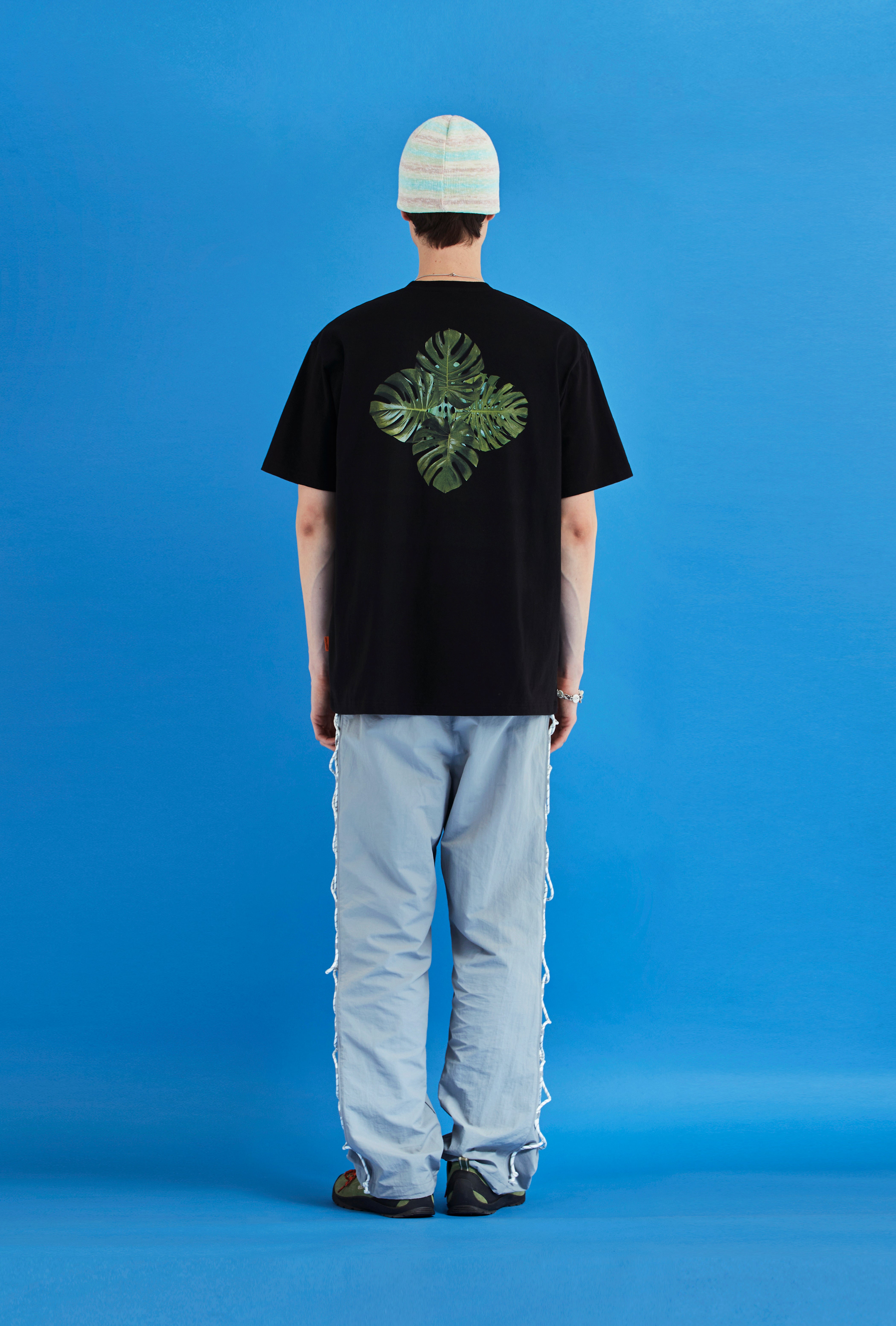 LOGO LEAF T SHIRT / BLACK