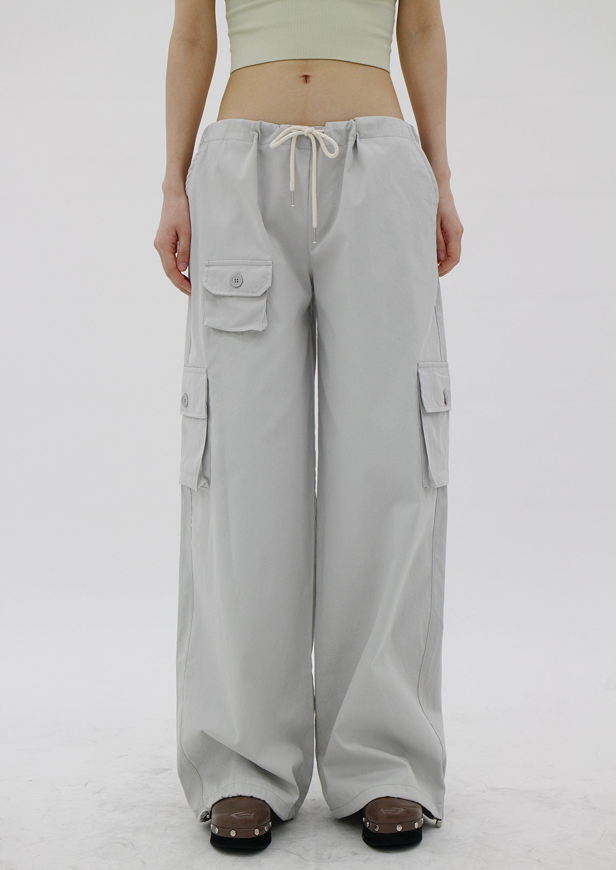 low-rise pocket-string gray trousers