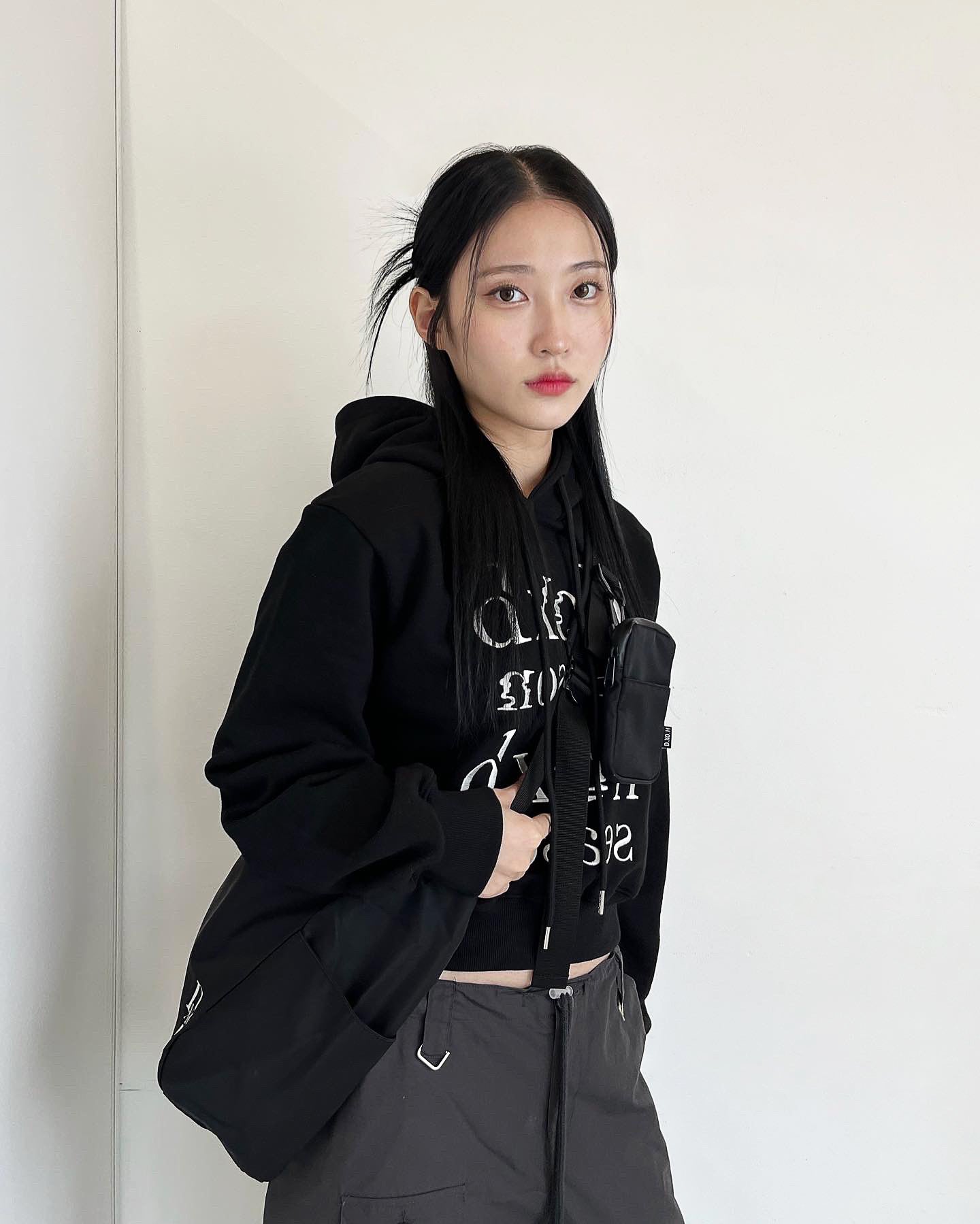 SEMI CROP SEASONS LOGO EMBROIDERY HOODIE