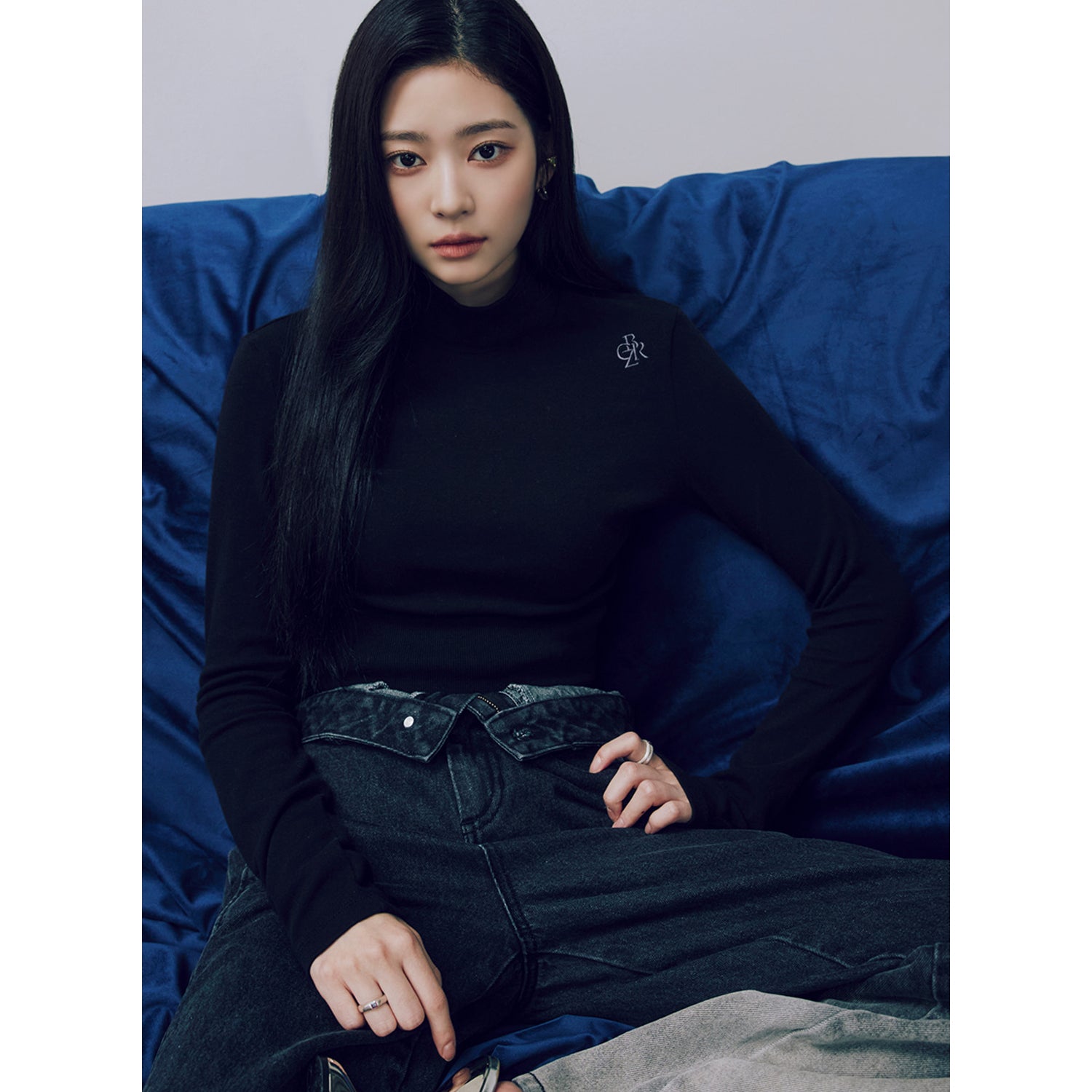 LOGO EMBROIDERY CROP TURTLENECK T-SHIRT_BLACK