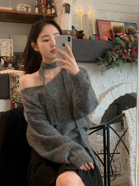 Rip Wool Off Shoulder V-neck Knit + Tie Set