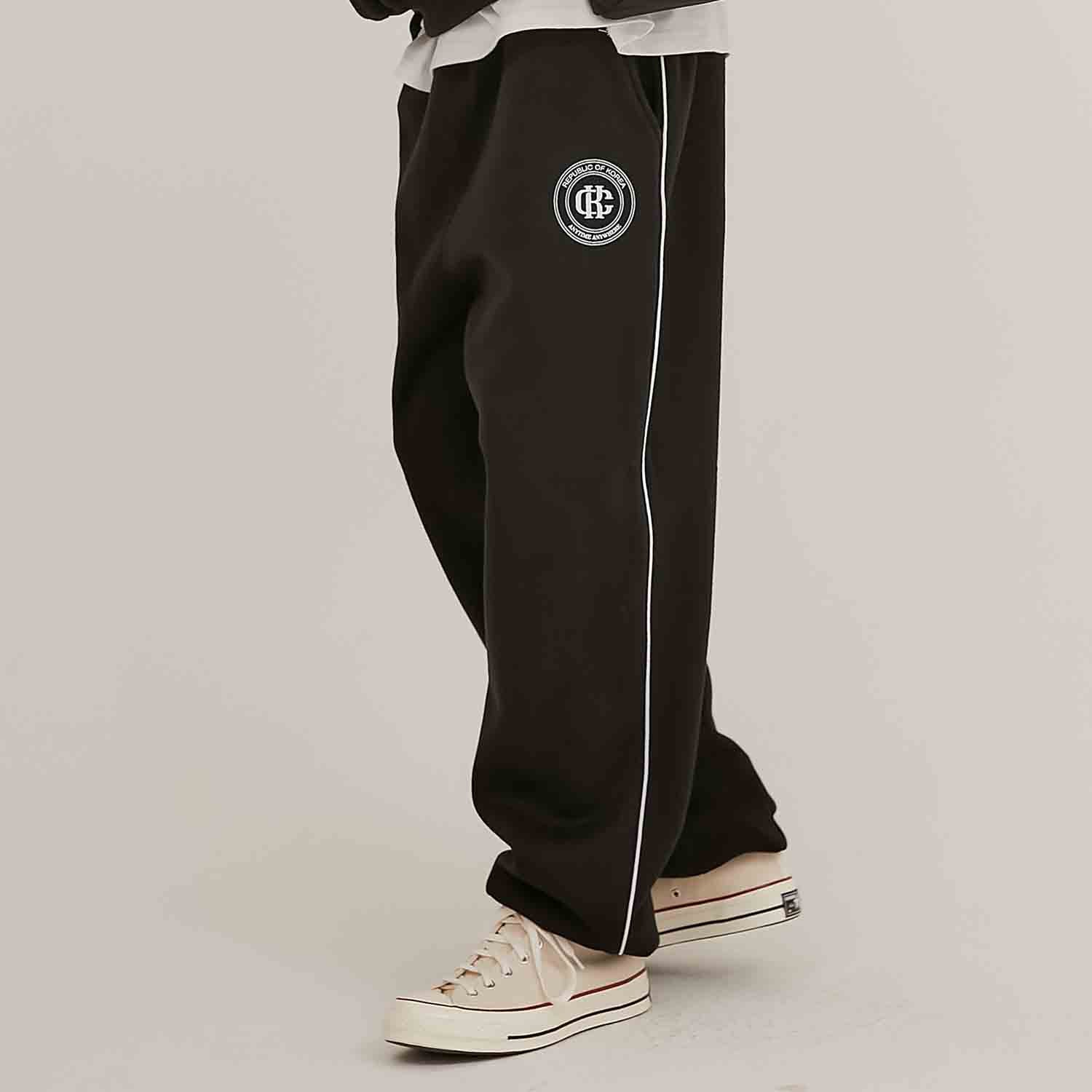 EMBLEM PIPING JOGGER PANTS