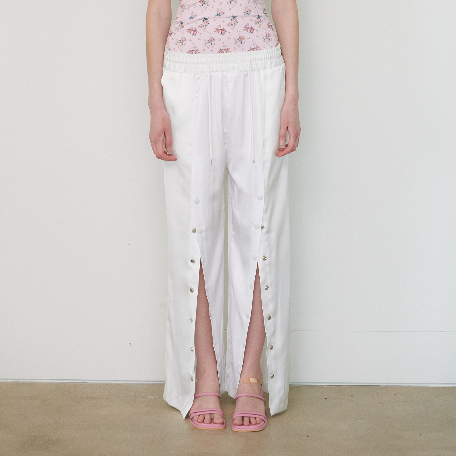  BUTTON SATIN PANTS, IVORY