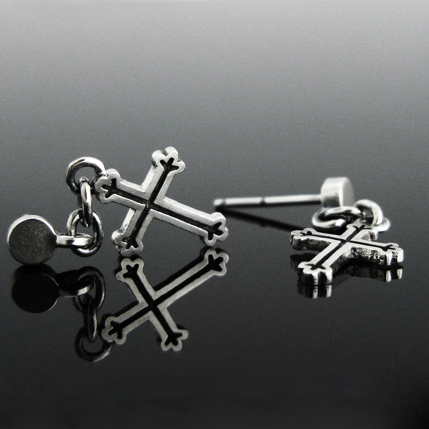 Grapevine-D2 cross silver earring