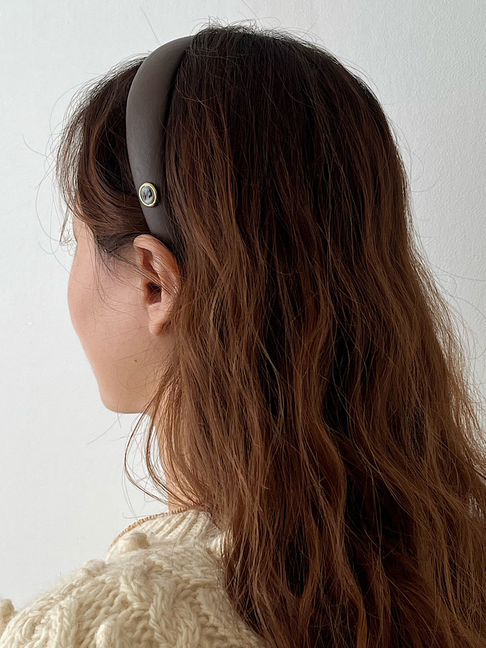 Vintage Mood Cameo Leather Volume HairBand [Brown]