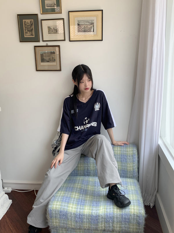 制服スポティVネックTシャツ