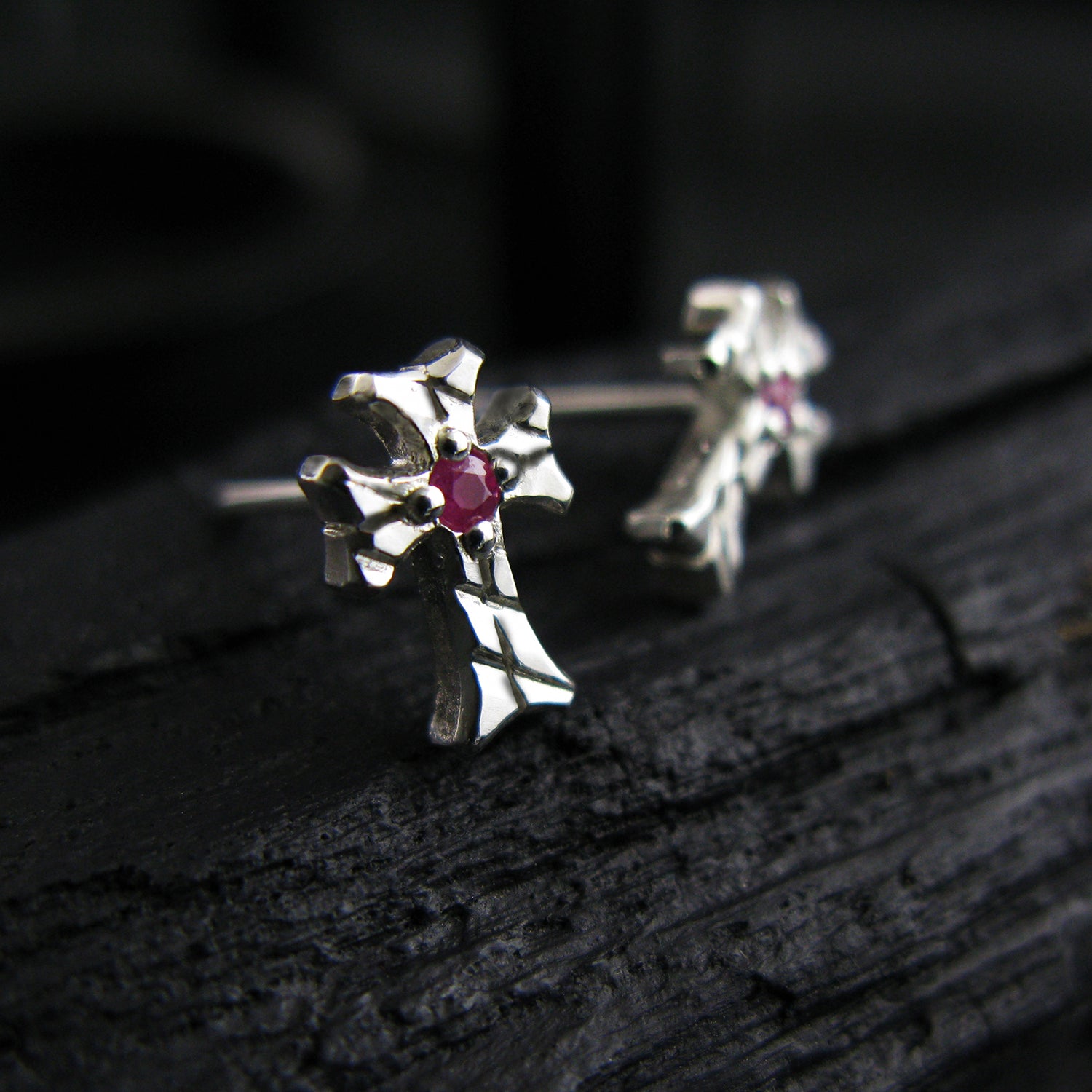 Shiny Cross-S2 Gemstone silver stud earring