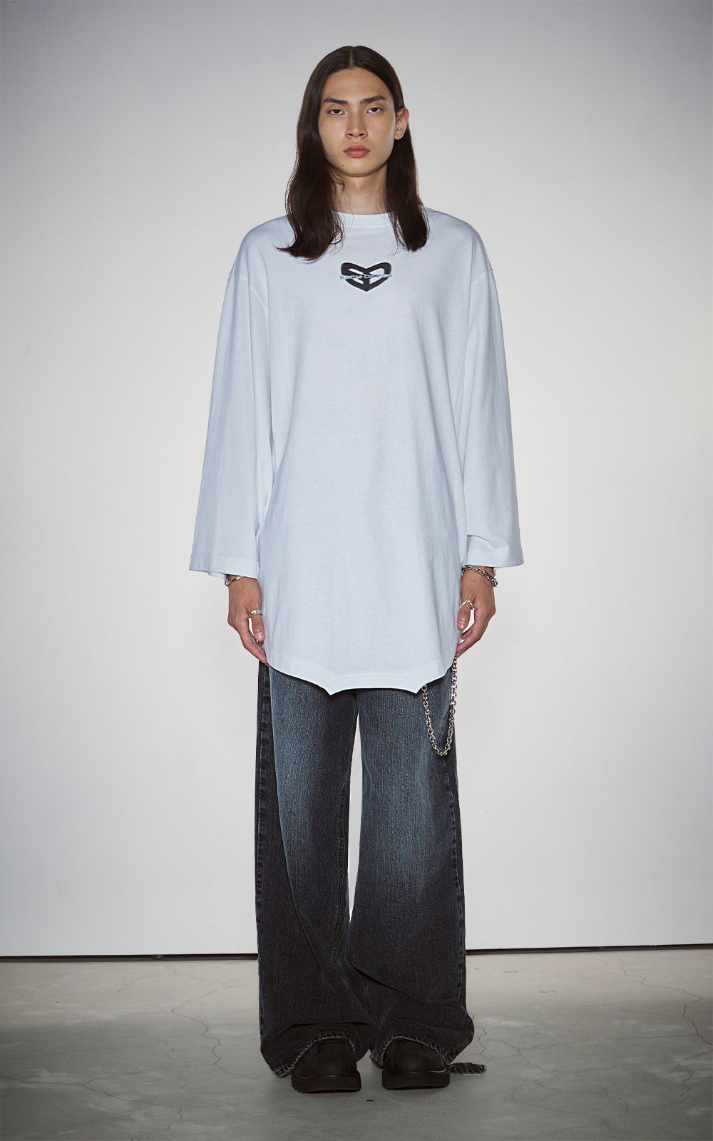 BLUR HEART CAPE SLEEVE T-SHIRTS_WHITE