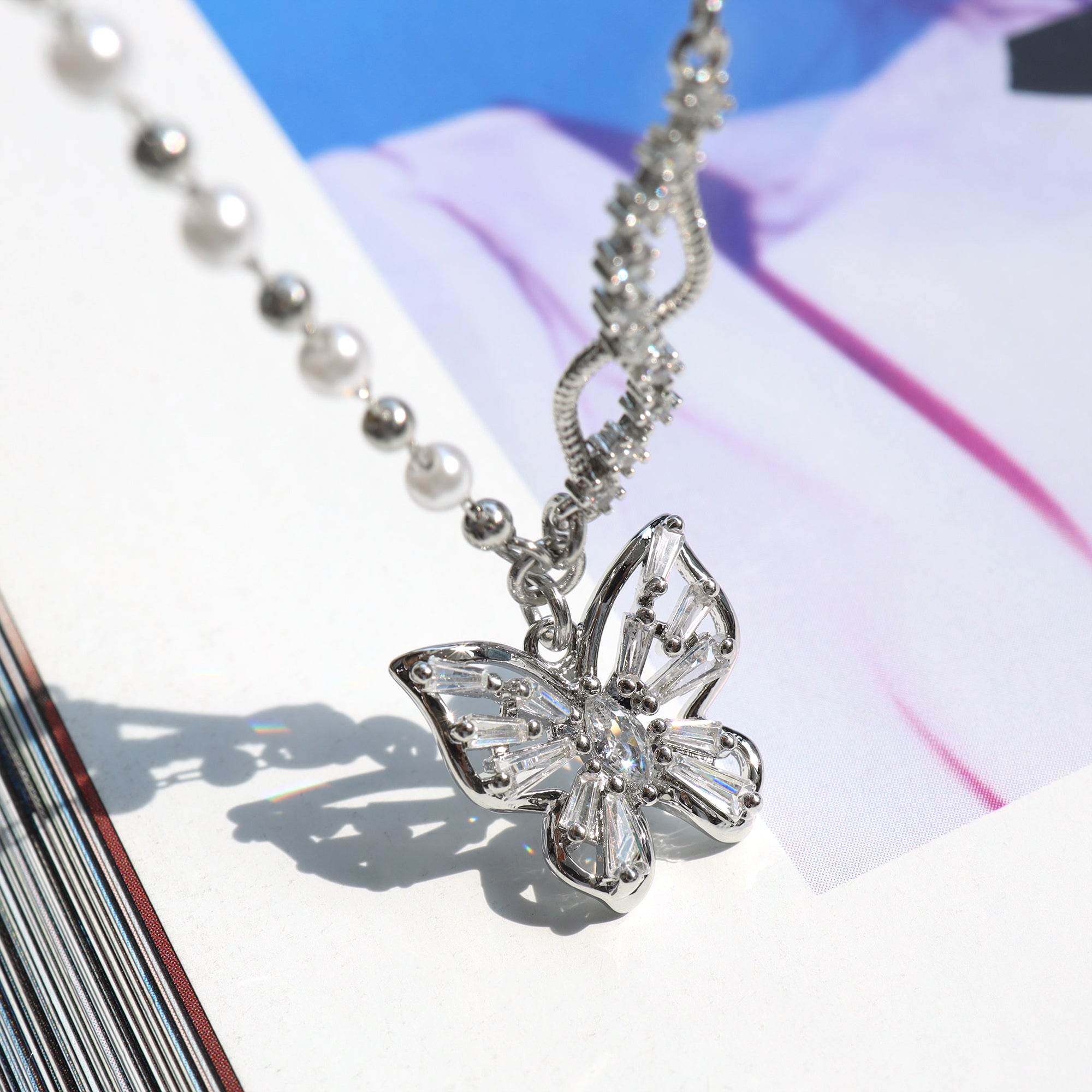 Cubic Wave Butterfly Pearl Necklace