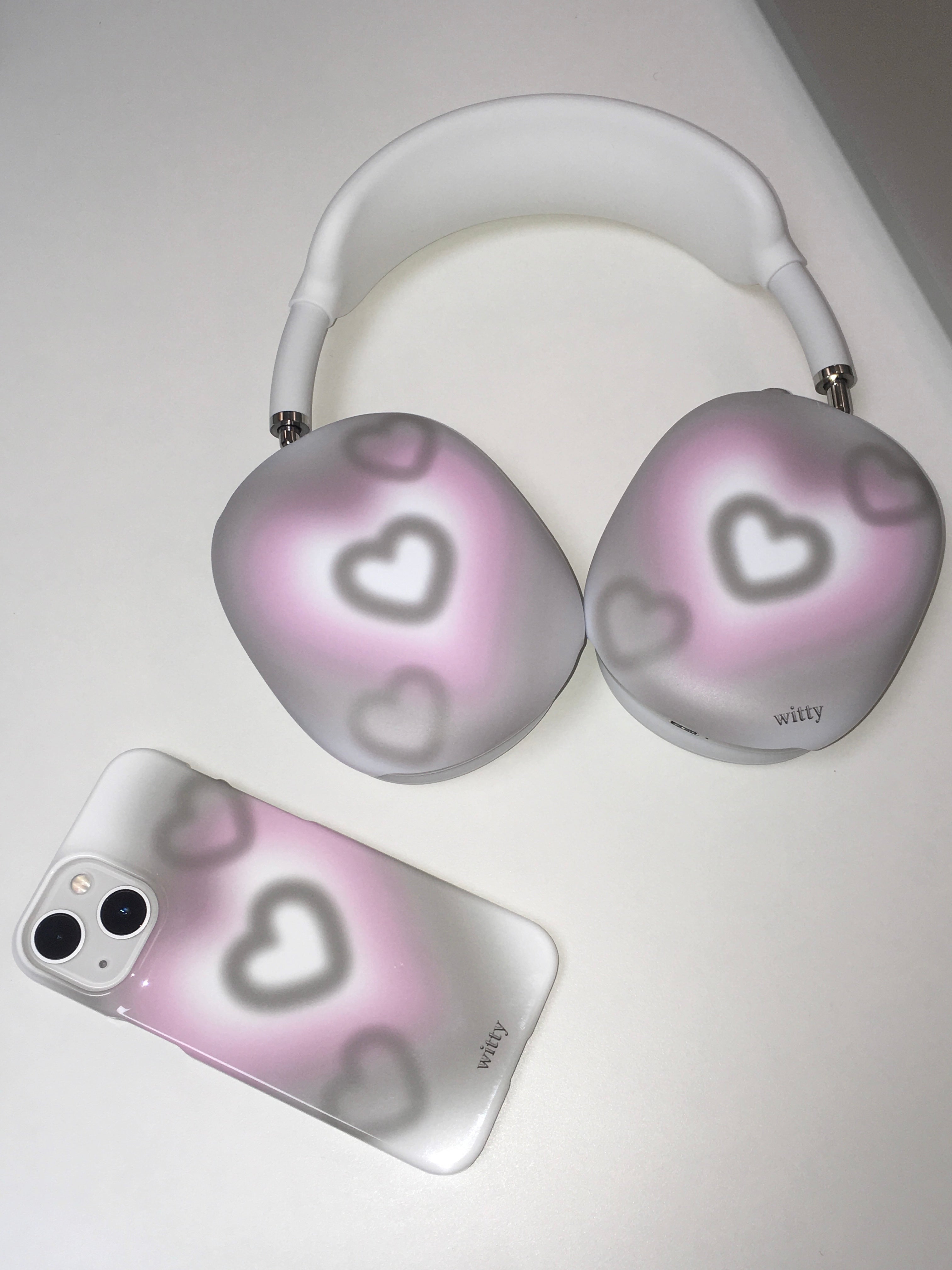 witty blush heart airpods max case (gray+pink)