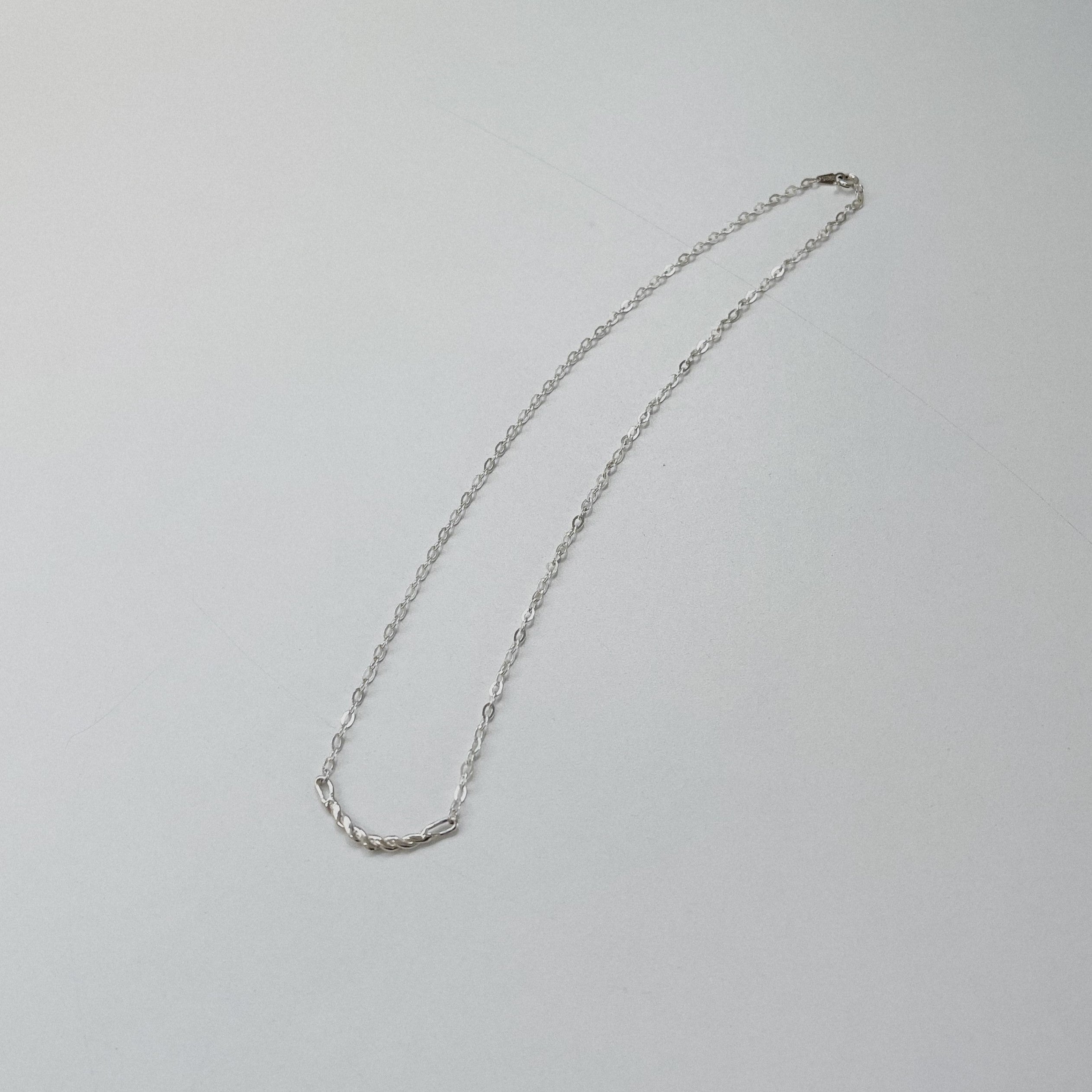 Simple Knotted Curve