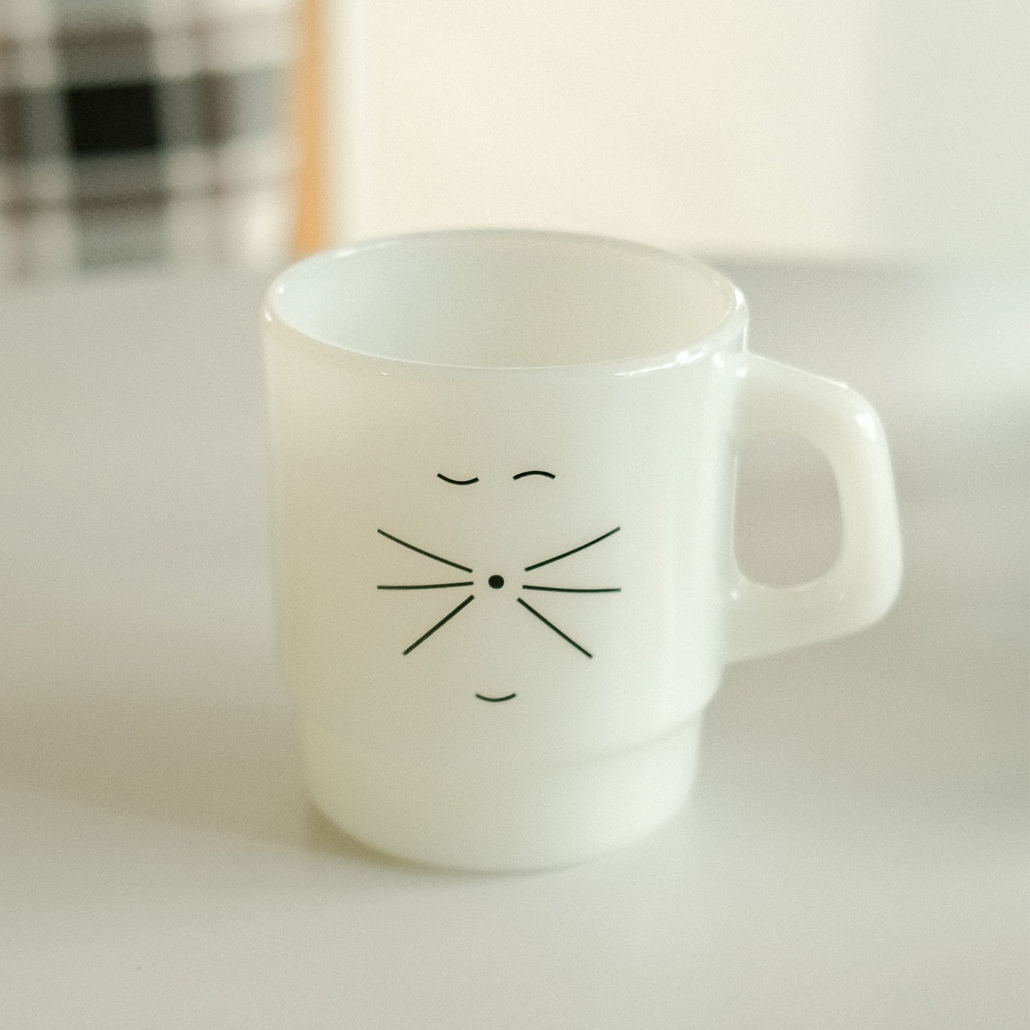 Peace cat milk glass