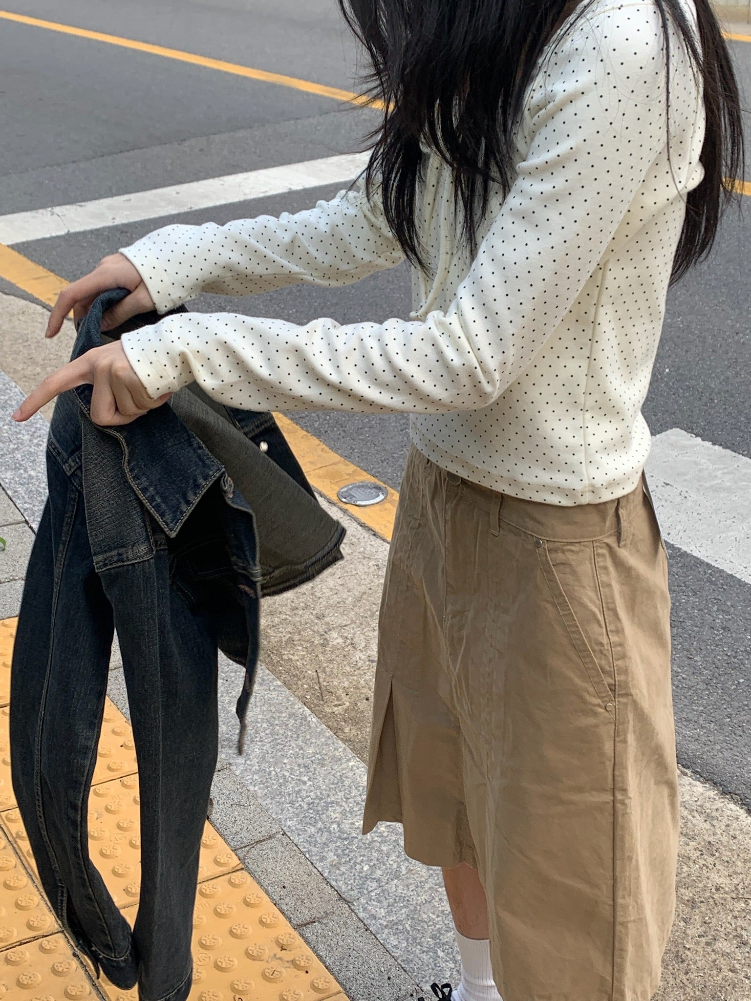 Cotton Pleats Midi Skirt (Beige/Navy)