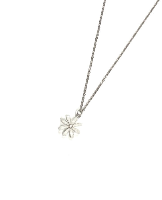 Pearl daisy Necklace