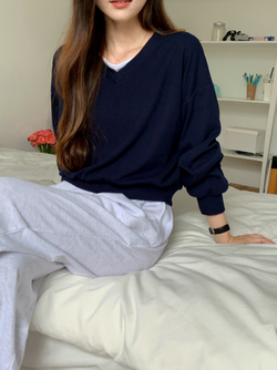 Soft V-neck Sweat Shirt (2color)