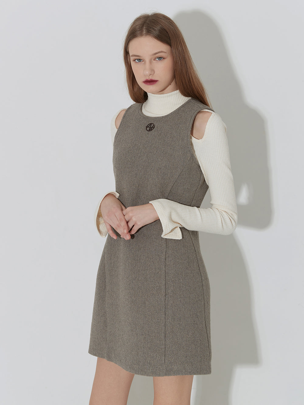 MINIMAL SIMBOL DRESS -BEIGE GRAY