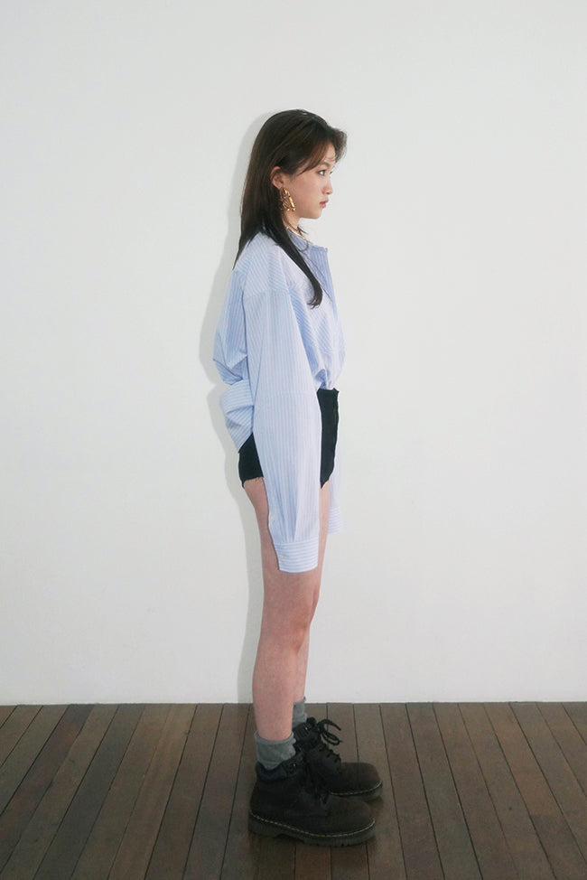 BACK WIDE STRAP OVERSIZED SHIRT IN BLUE STRIPE