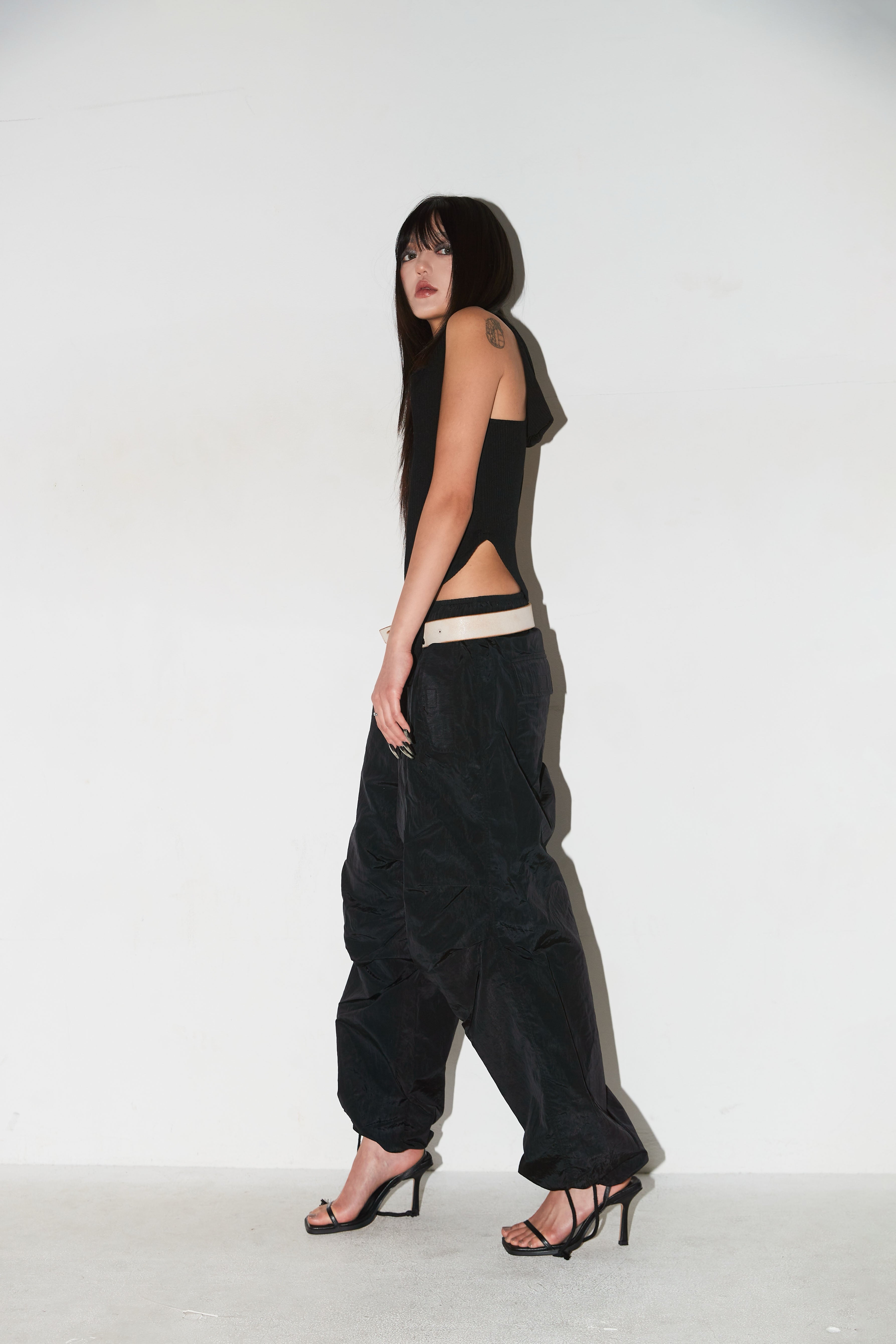 06. PARACHUTE PANTS BLACK