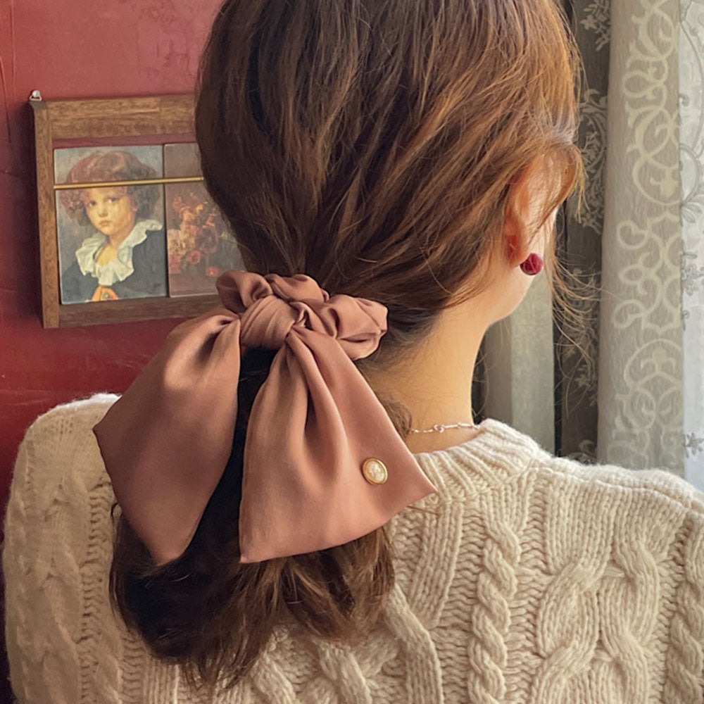 Vintage Mood Cameo Satin Ruffle Scrunchie [Brick Beige]