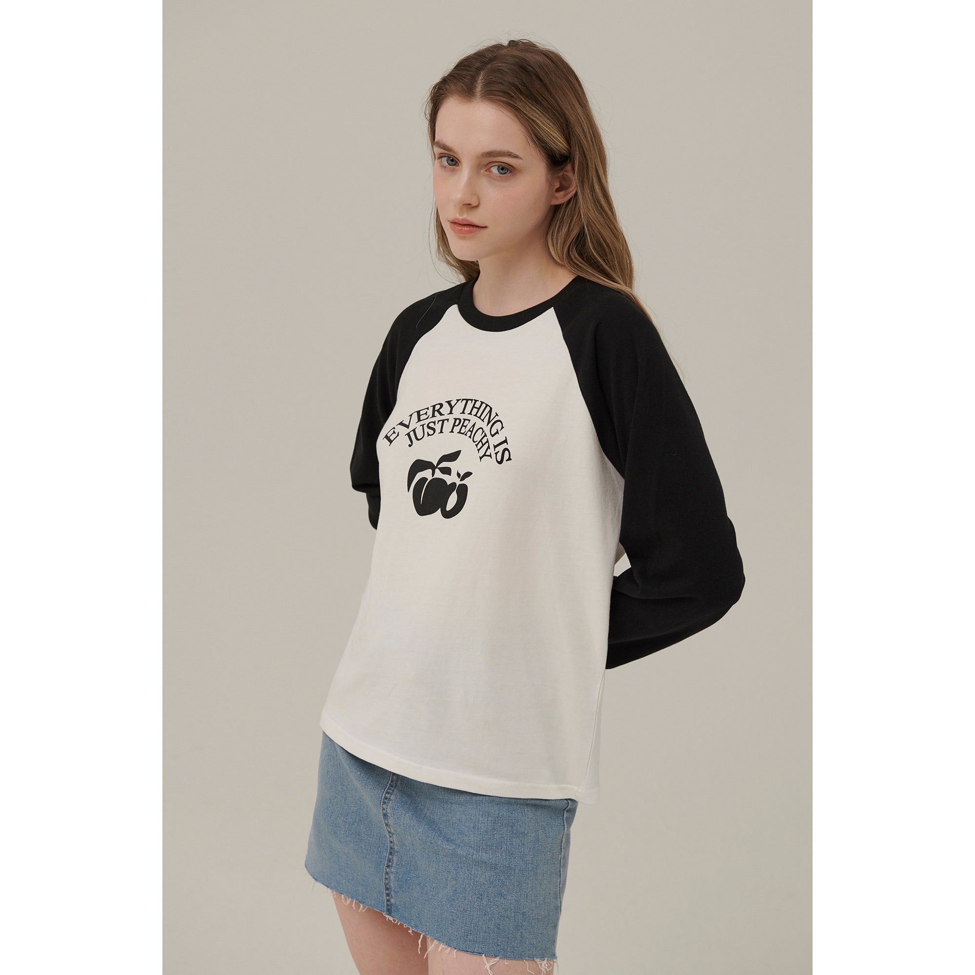 PEACH ARCH PRINT RAGLAN LONG SLEEVE T-SHIRT_BLACK