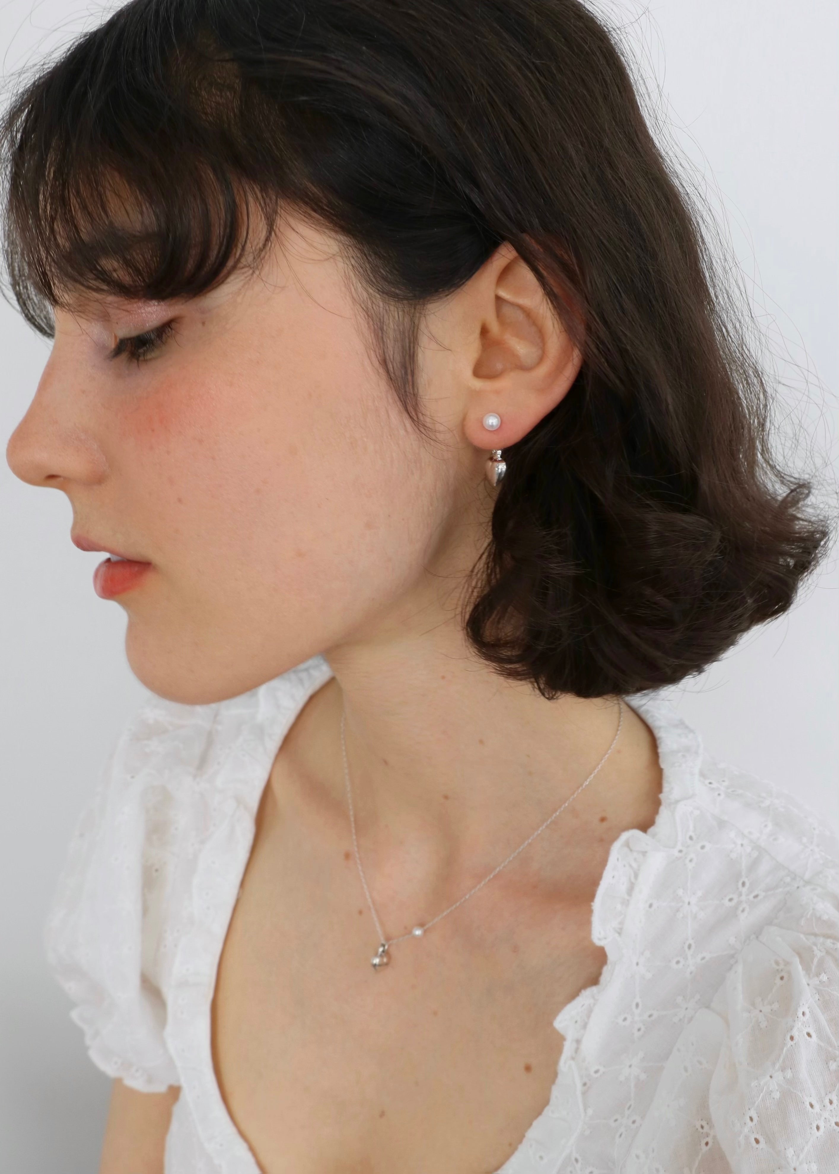 Heart pearl earrings / silver