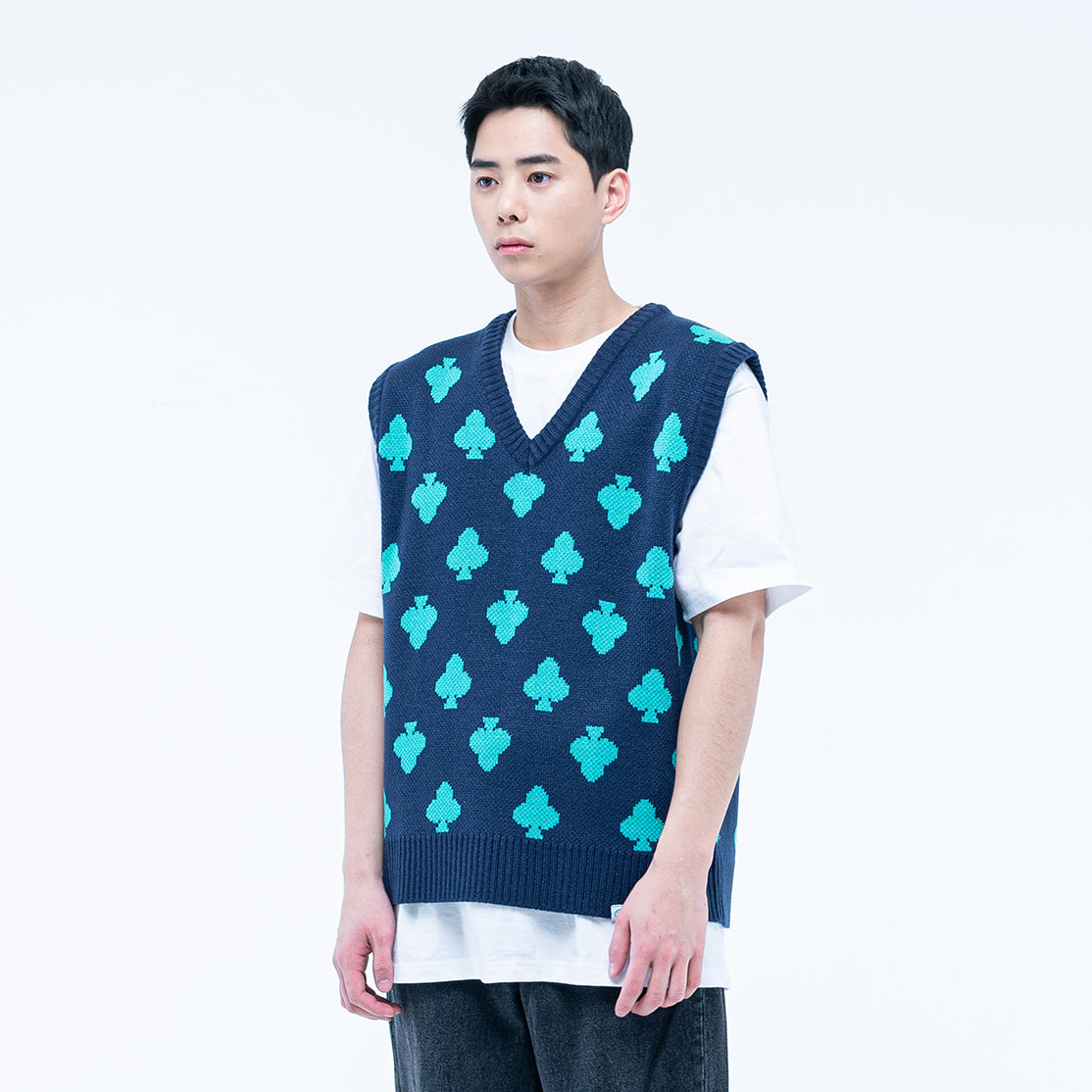 CLOVER PATTERN KNIT VEST