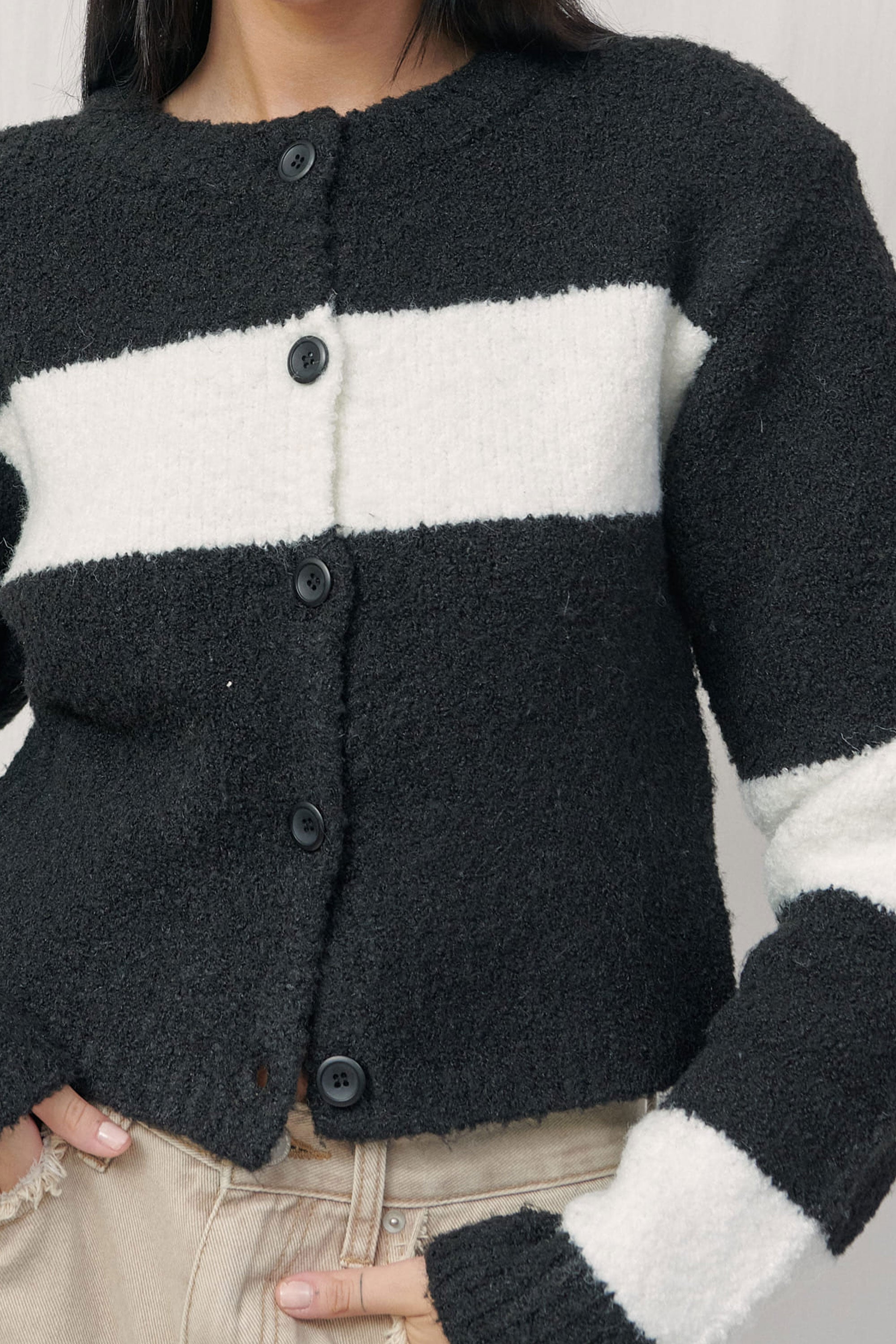 ALPACA BOOKLE KNIT CARDIGAN / BLACK