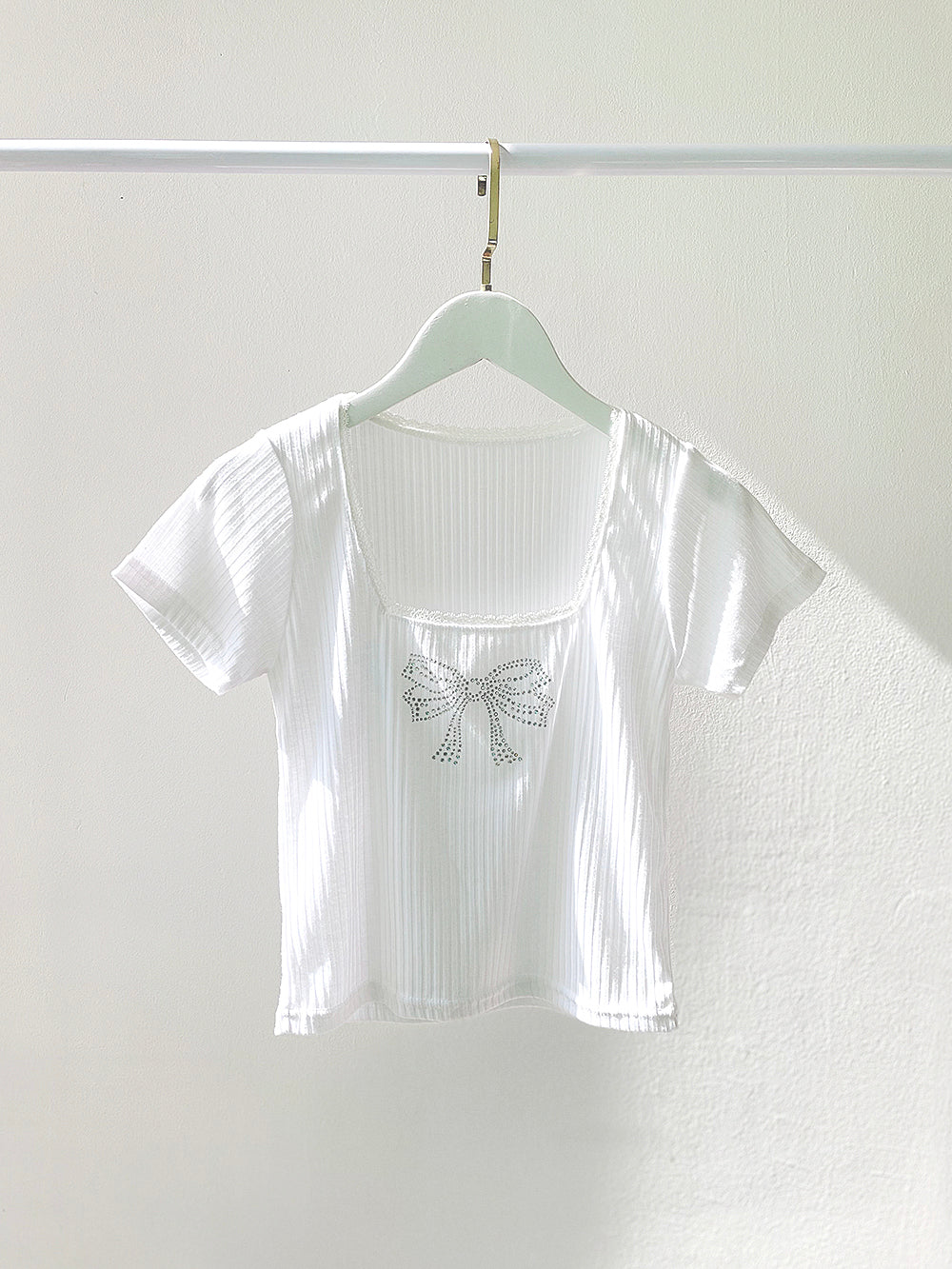 Shine Ribbon Cubic Lace T-Shirt (White)