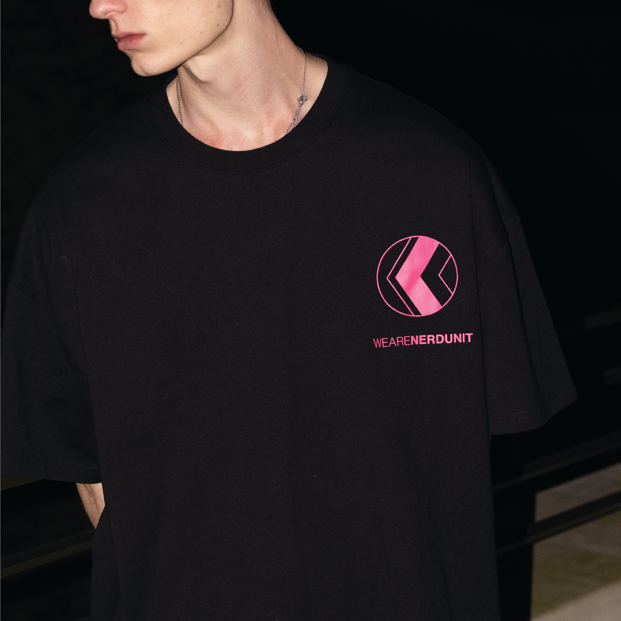 FLUORESCENCE P TEE | BLACK