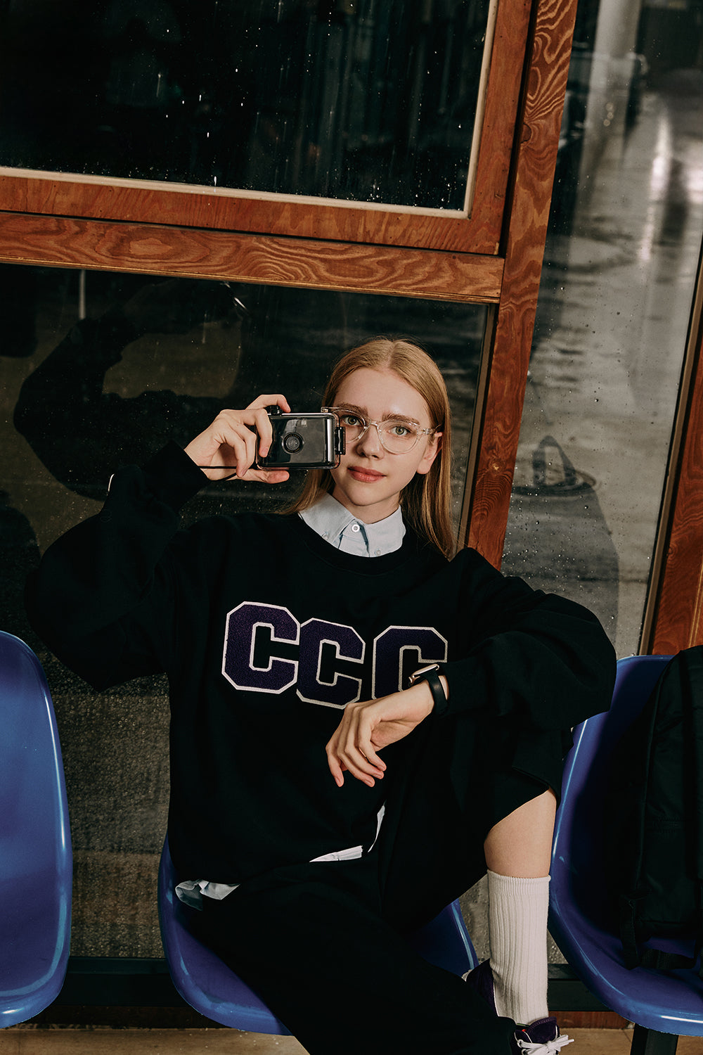 パープルCCCワッペンスウェットシャツ・ブラック［ユニセックス］/ CCC Pupple Patch Unisex Black Sweat Shirt