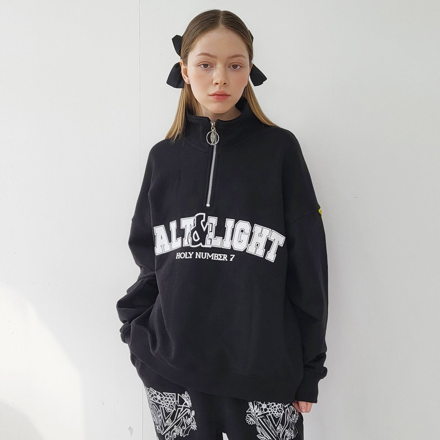 SALT & LIGHT NECK ZIPPER SWEATSHIRT_BLACK