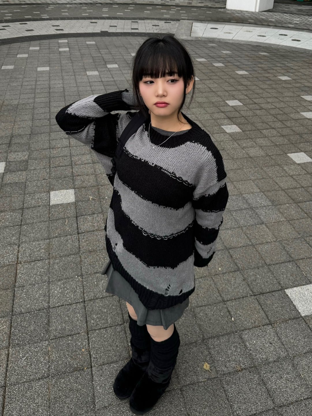 Damage stripe knitwear