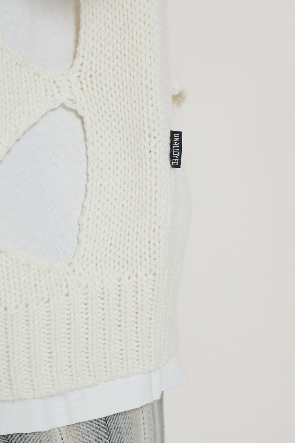 HOLE ARGYLE ROUND KNIT