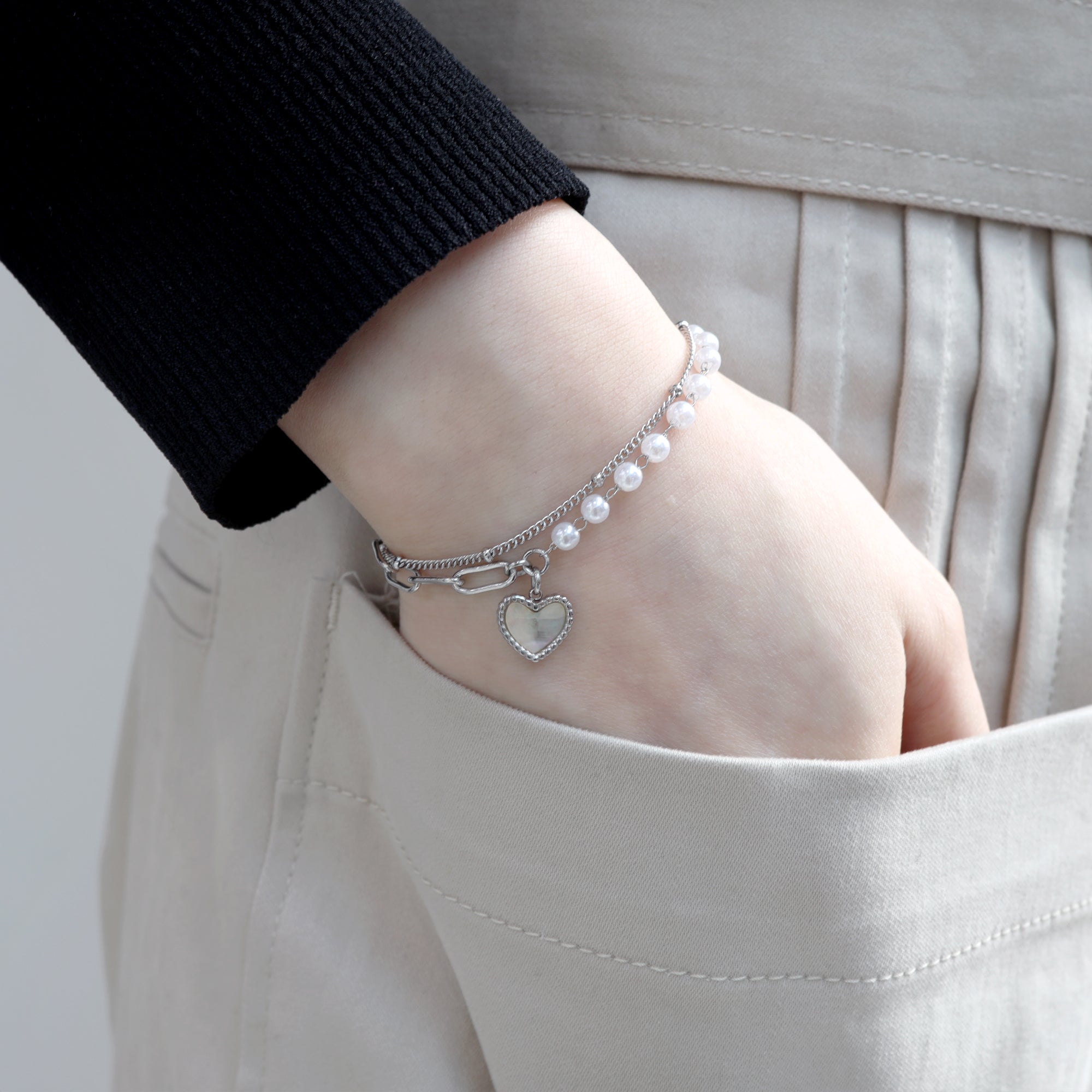 Unbalanced pearl mother-of-pearl heart bracelet