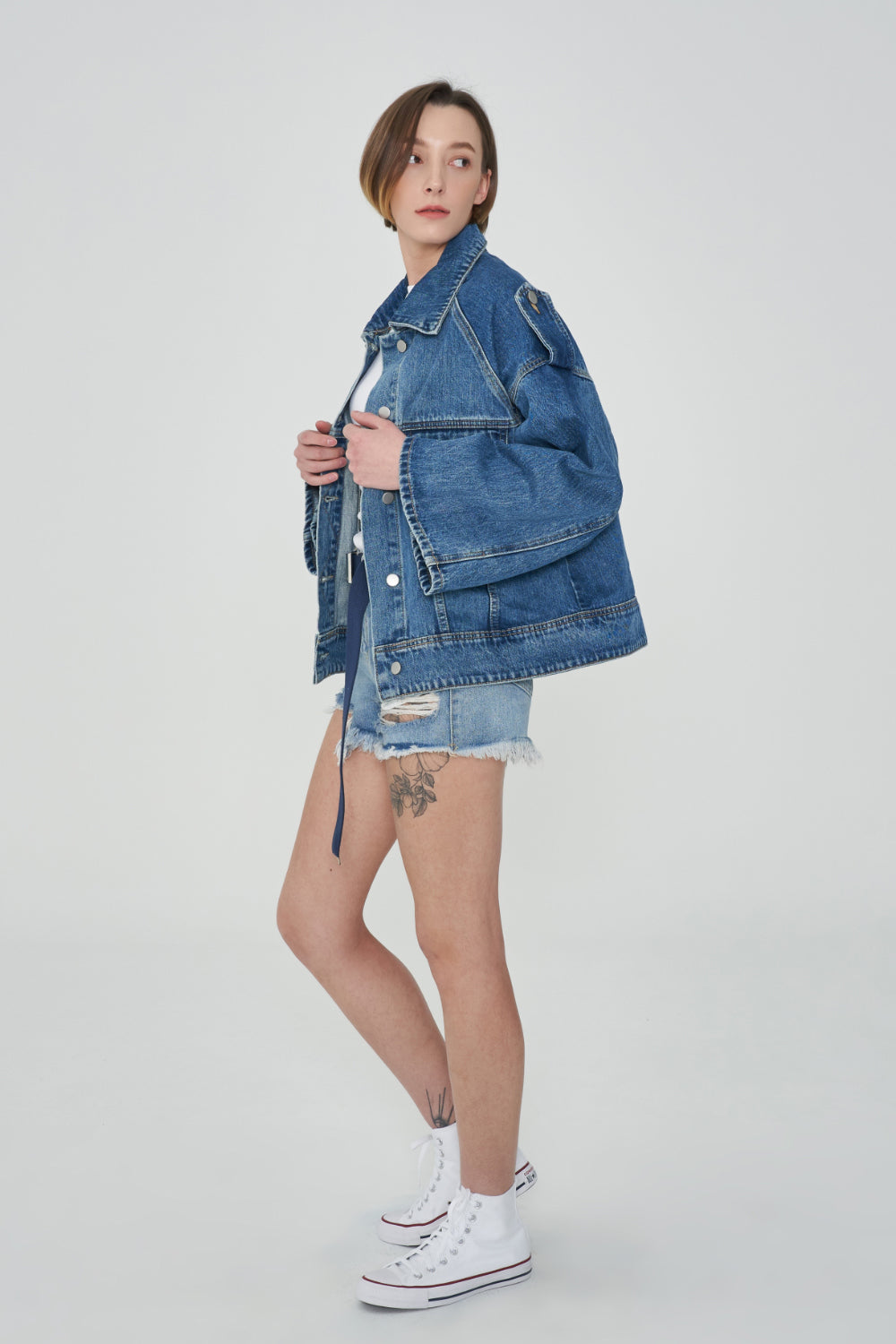 OVER FIT SHOULDER STRAP DENIM JACKET [6896]