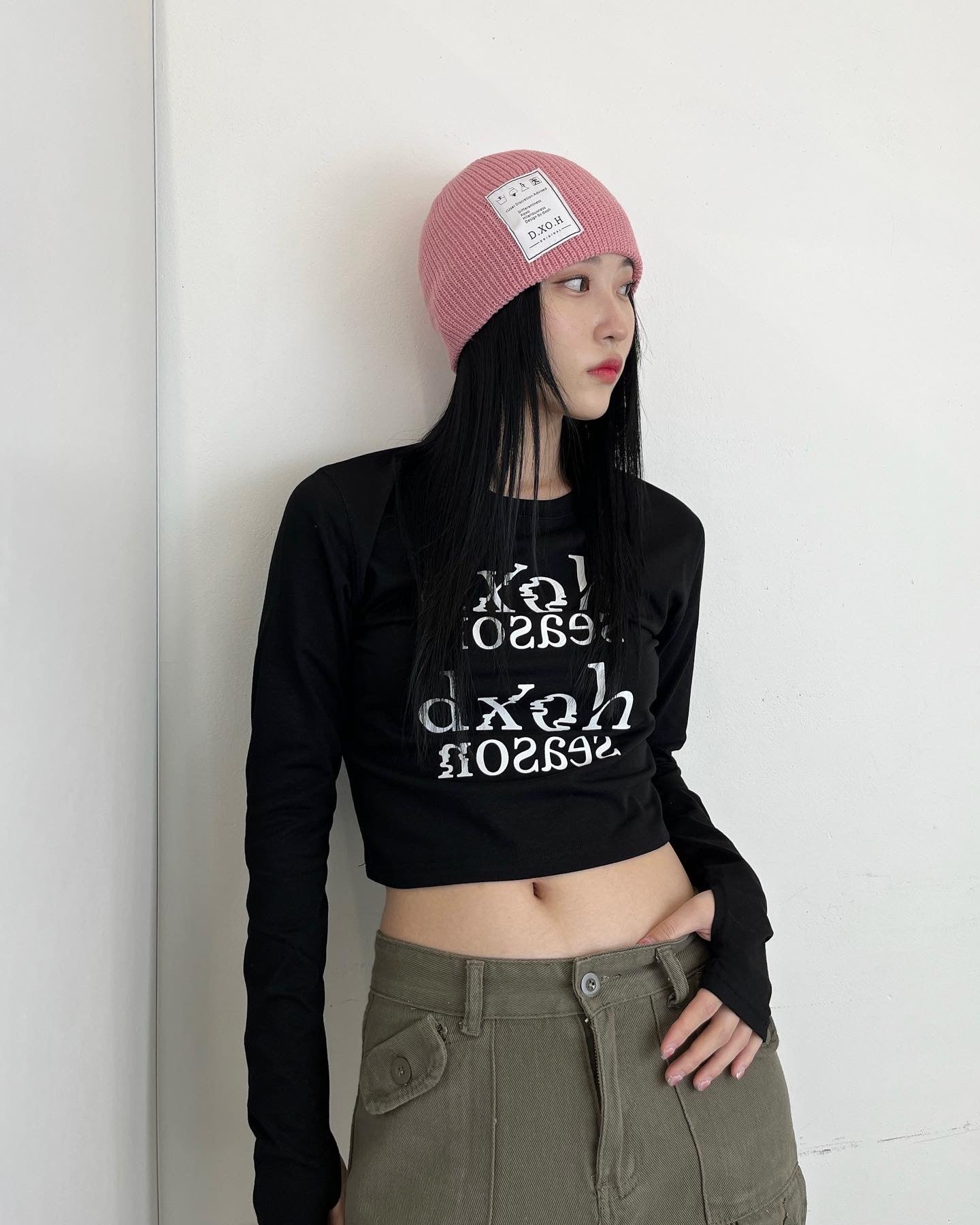 SEASONS LOGO SEMI WARMER CROP T-SHIRTS