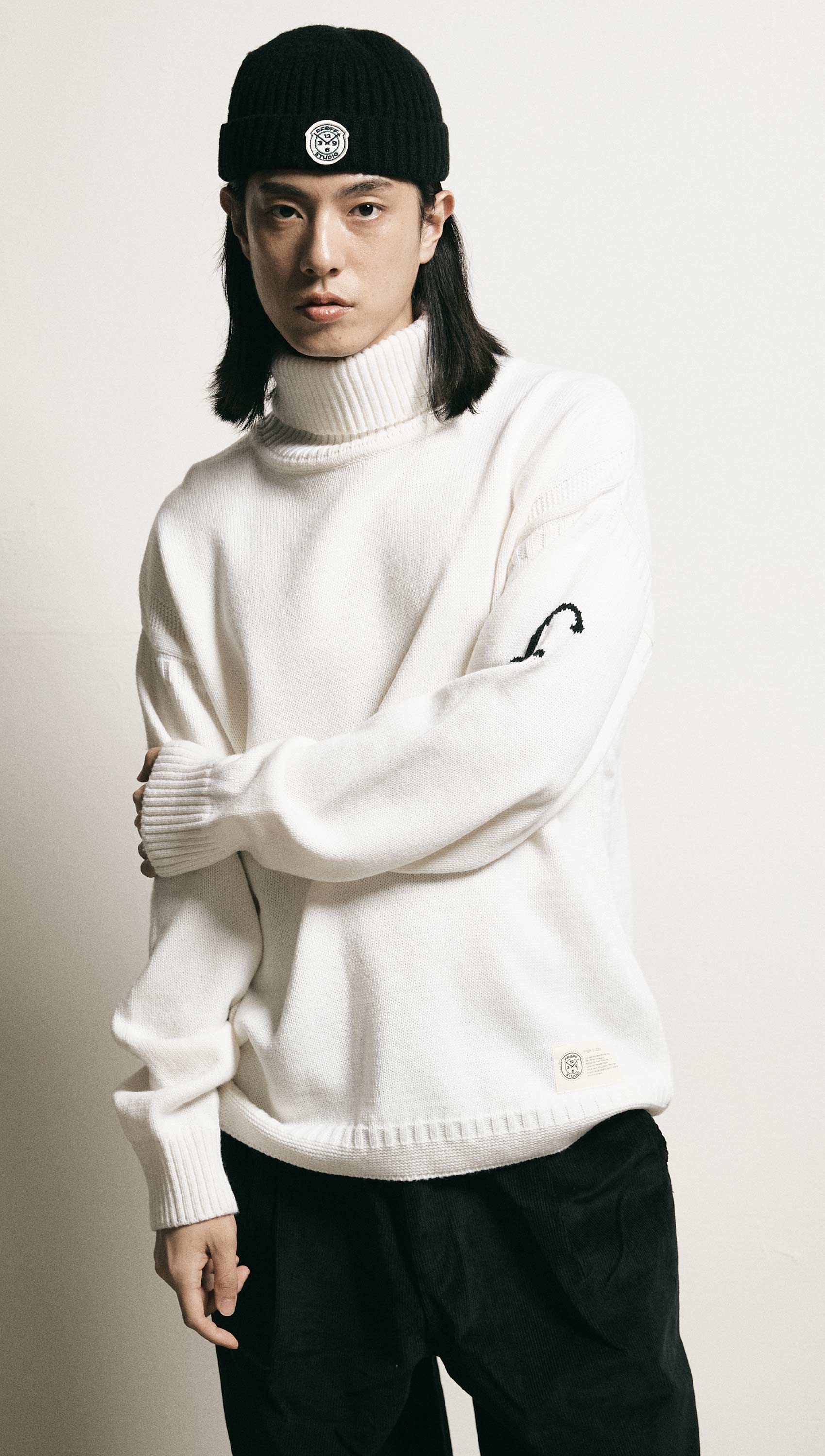 F logo wool turtleneck (Ivory)