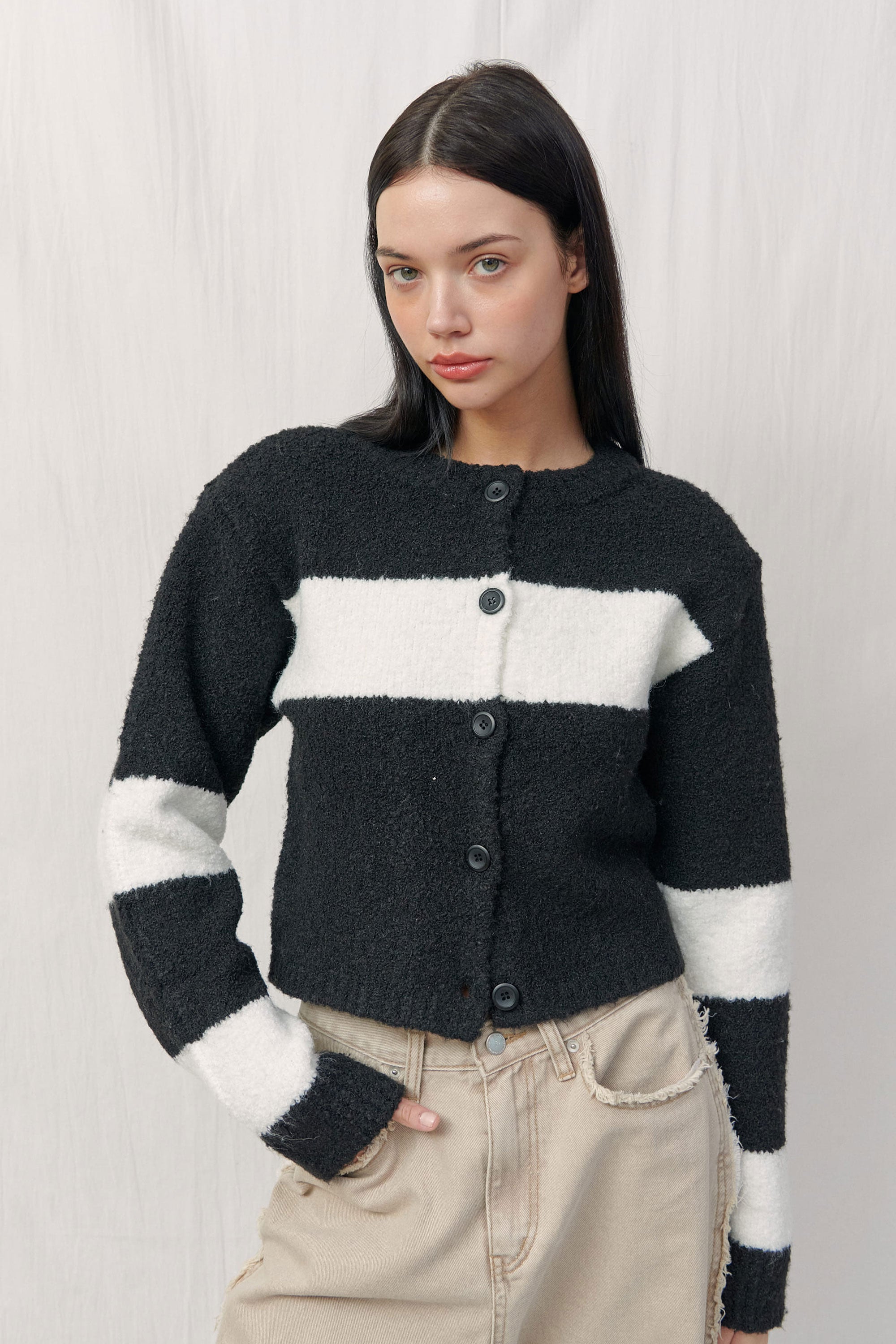 ALPACA BOOKLE KNIT CARDIGAN / BLACK