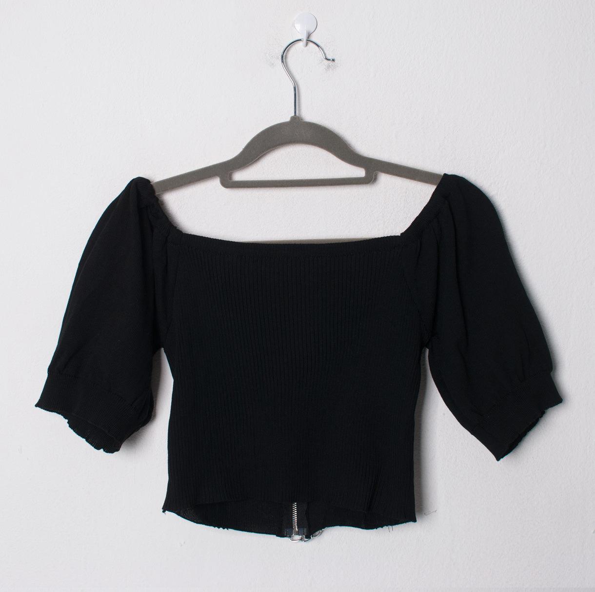 TOP(8148) Off Shoulder Zipper Chain Top