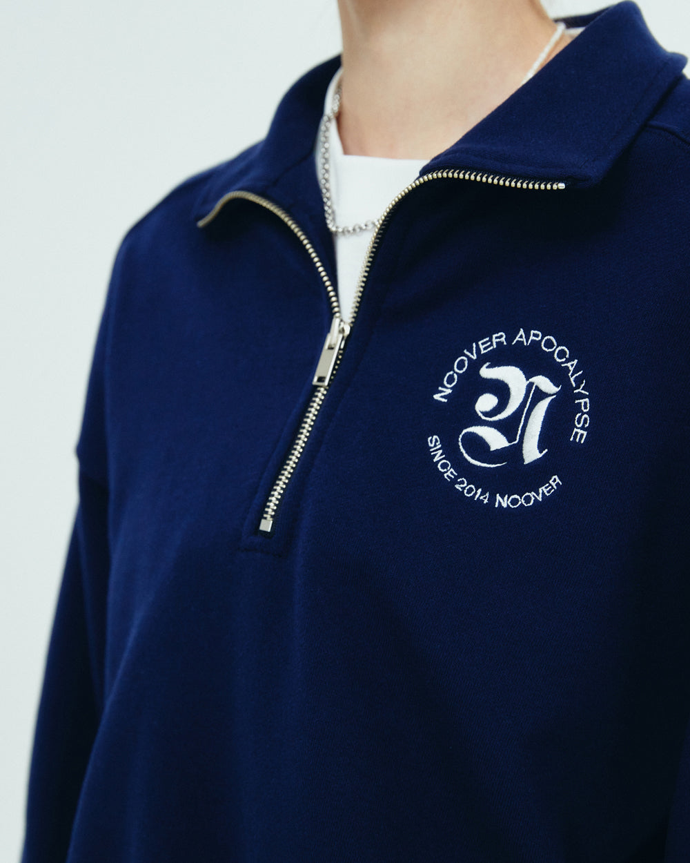 ROMAN TYPO LOGO HALF ZIPUP-NAVY