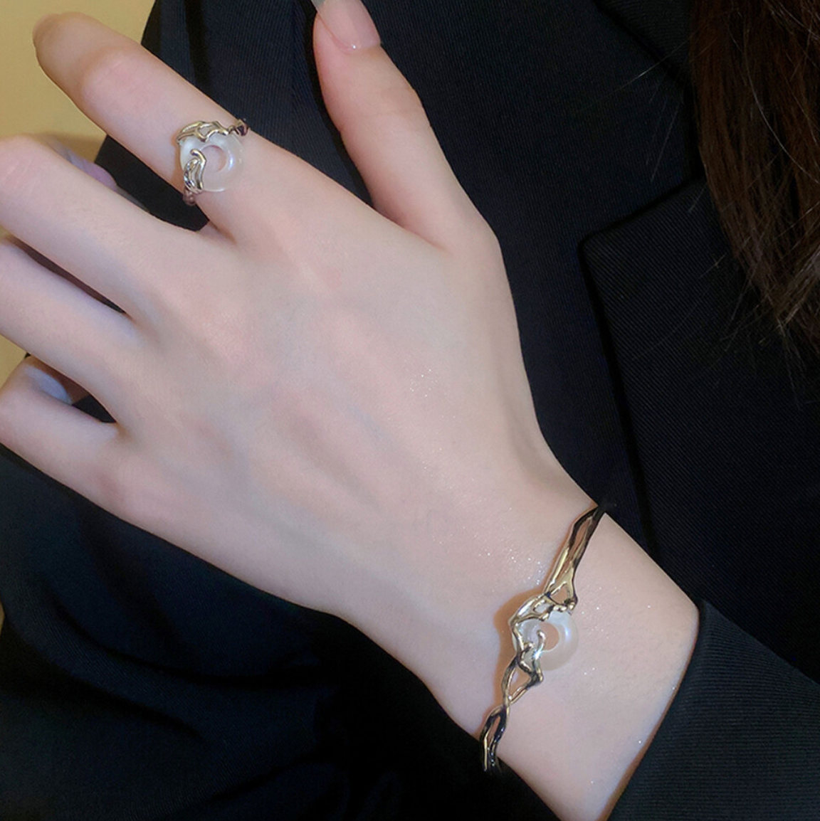 (IVE 가을 착용)Trendy White Gemstone Exclusive Bracelet