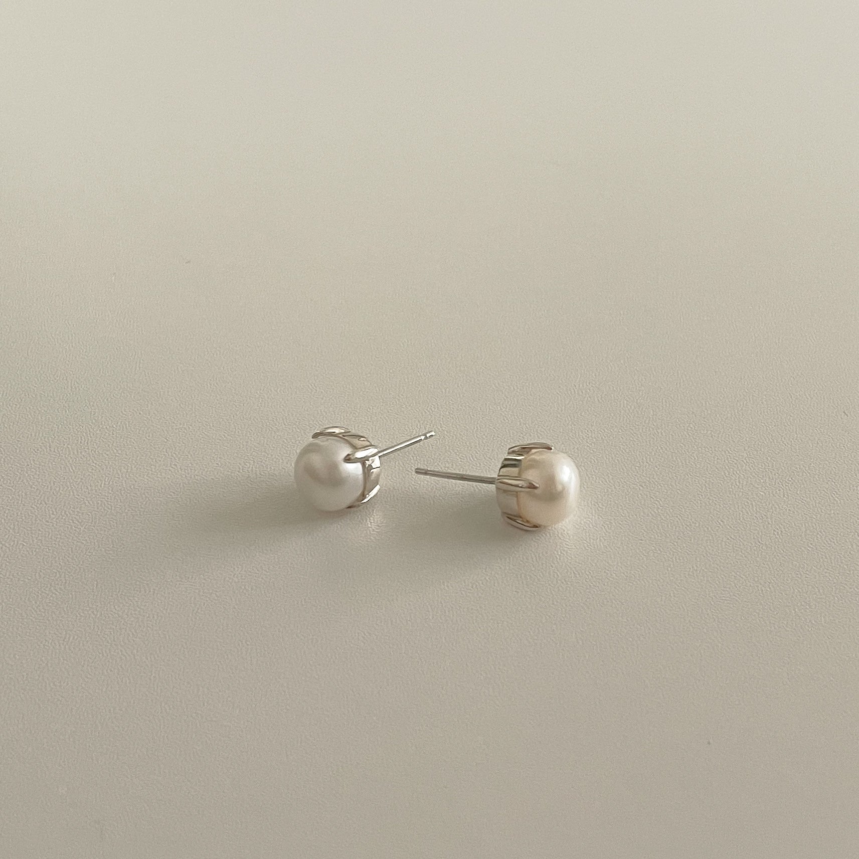 bud pearl earring