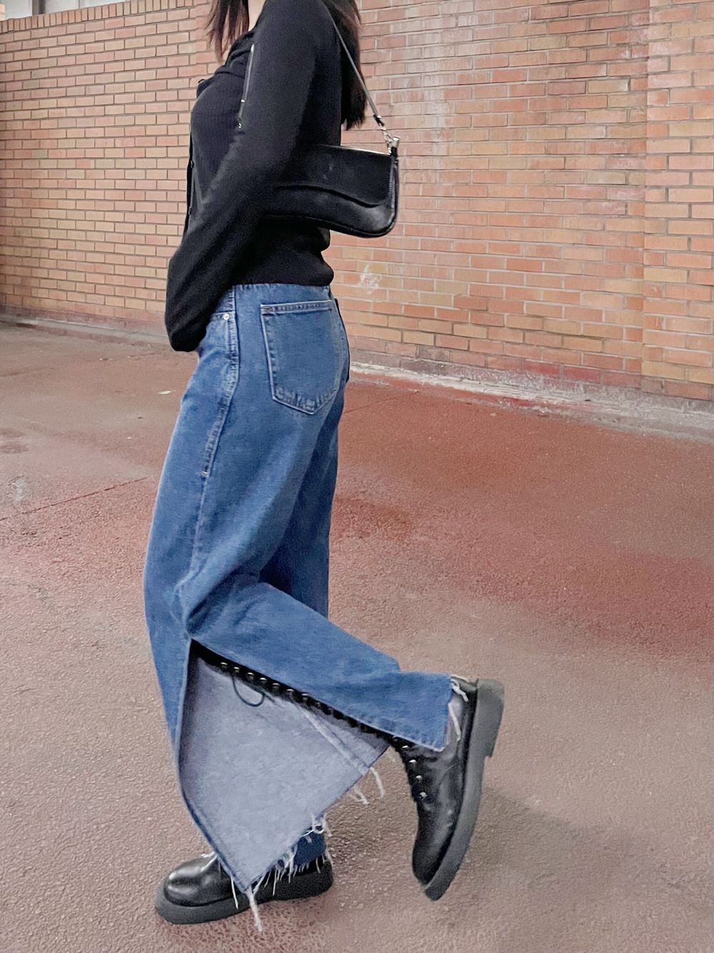 WIDE FIT SLIT MEDIUM BLUE DENIM PANTS [16634]