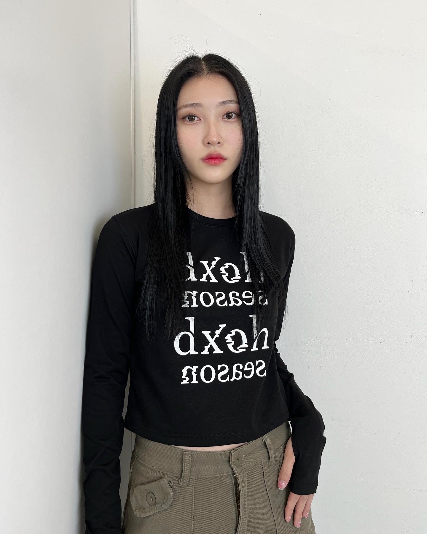 SEASONS LOGO SEMI WARMER CROP T-SHIRTS