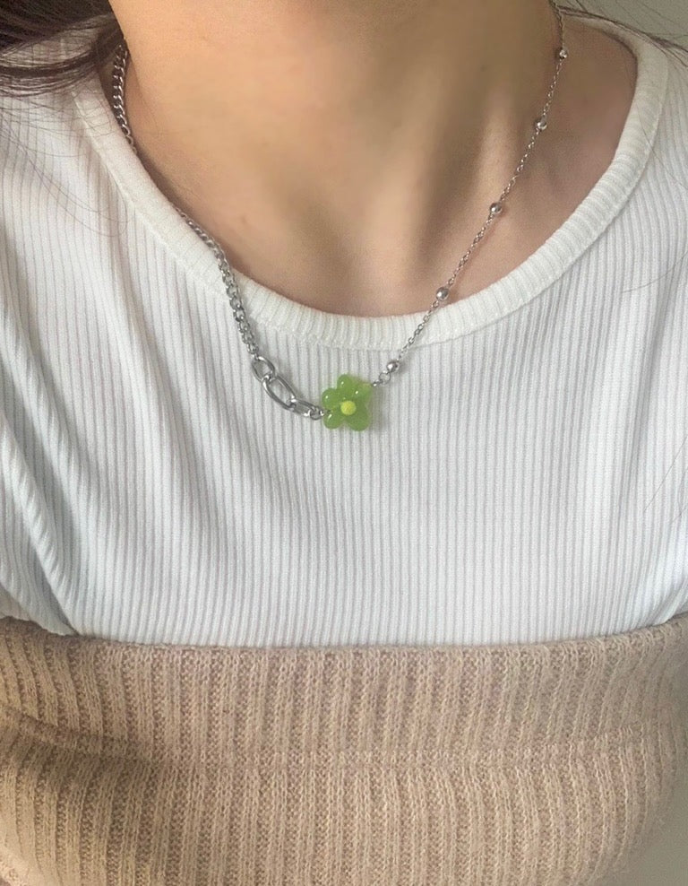 Surgical Flower Necklace (2 colors)